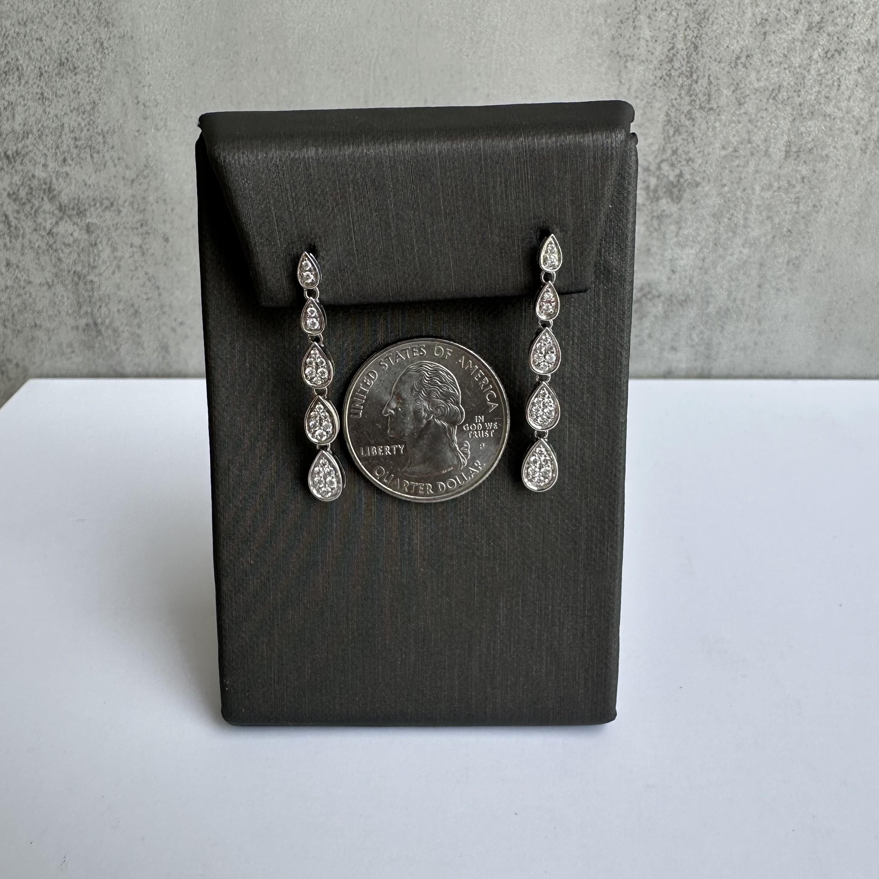 Exquisite 0.50ctw Natural Diamond Drop Earrings in 10kt White Gold, GH SI, New In New Condition For Sale In West Hempstead, NY