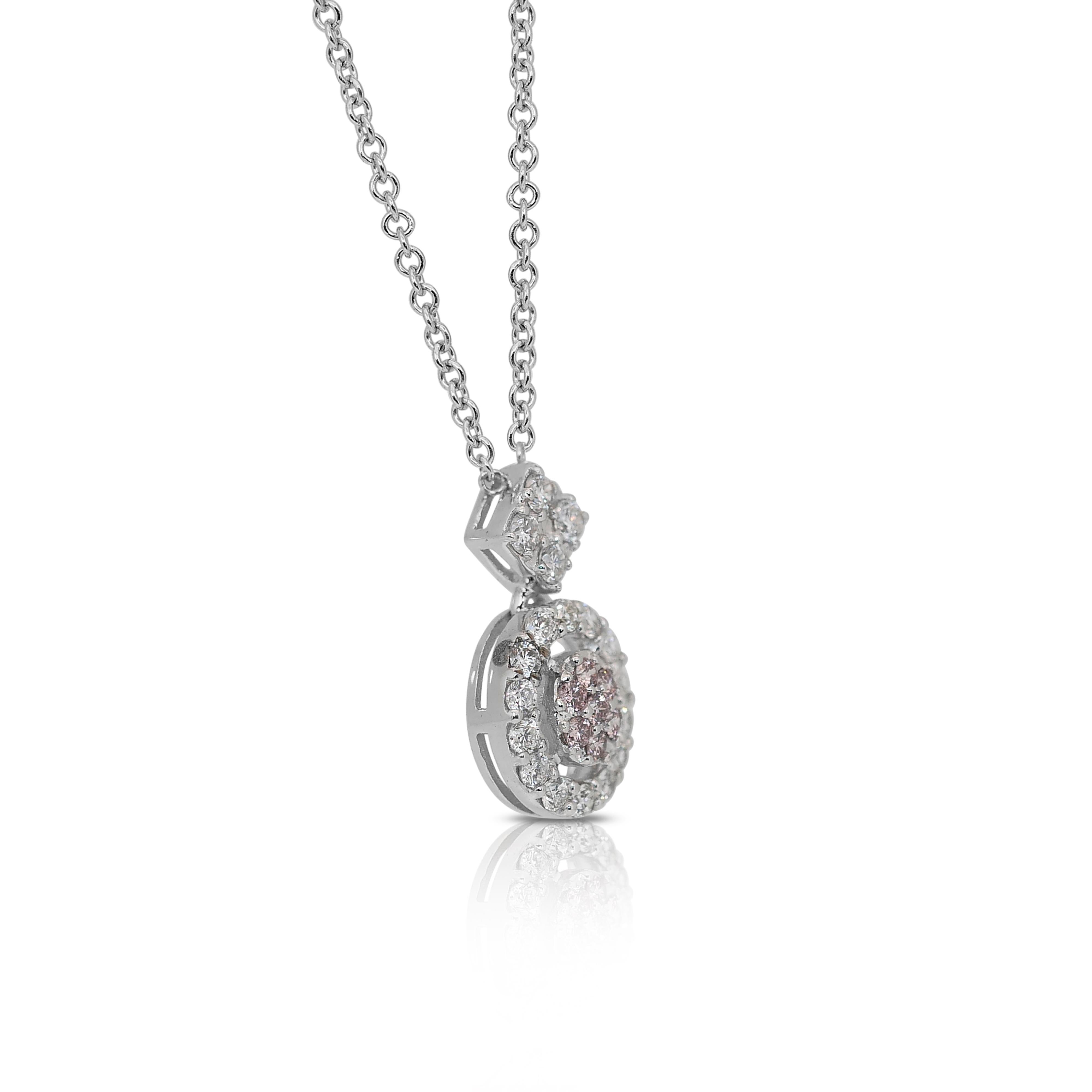 Exquisite 0.55ct Diamonds Halo Necklace with Pendant in 18k White Gold - IGI In New Condition For Sale In רמת גן, IL