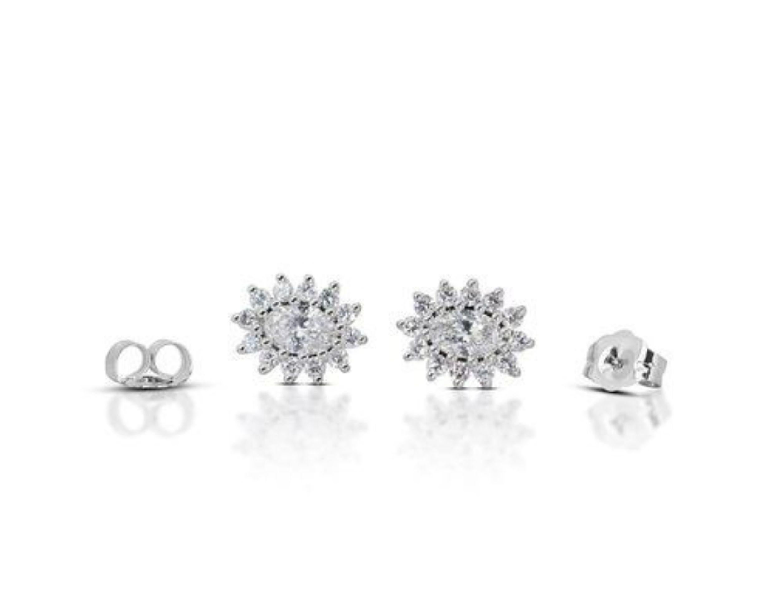 Exquisite 0,6 Karat ovale Brillant-Diamant-Ohrringe mit 0,41 Karat Seitendiamant Damen im Angebot