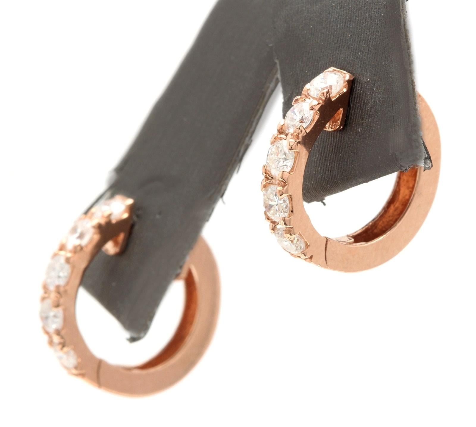 Boucles d'oreilles en or rose massif 14K avec diamant naturel de 0,70 carat

Une pièce étonnante ! 

Valeur de remplacement suggérée d'environ 3 000 $

Poids total des diamants blancs naturels de taille ronde : Environ 0,70 carats (couleur G-H /