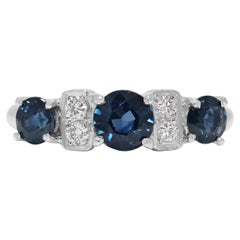 Bague exquise en or blanc 18K avec saphir et diamant de 0,74ct