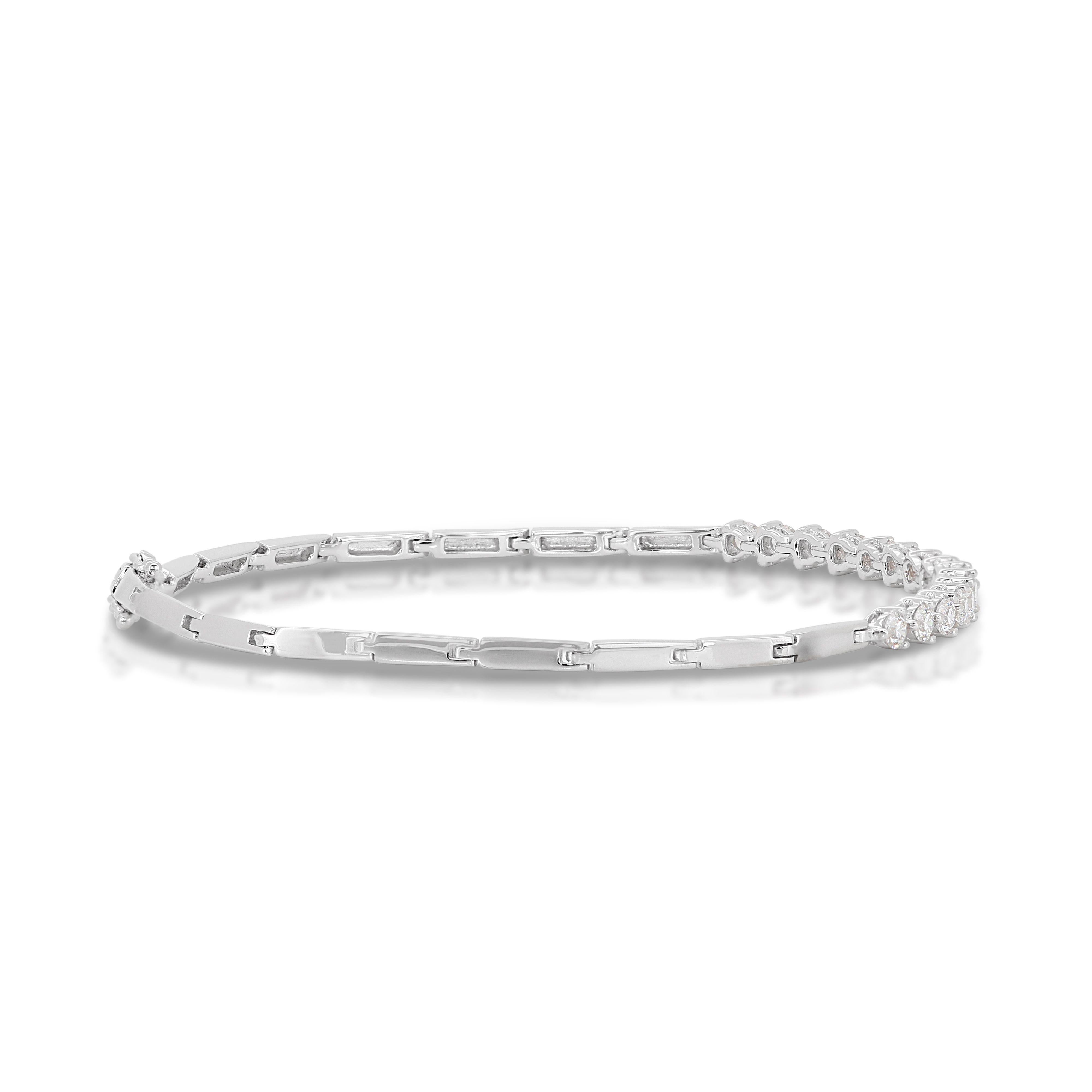 Exquisite 0.75ct Eternity Diamond Bracelet set in 18K White Gold In New Condition For Sale In רמת גן, IL