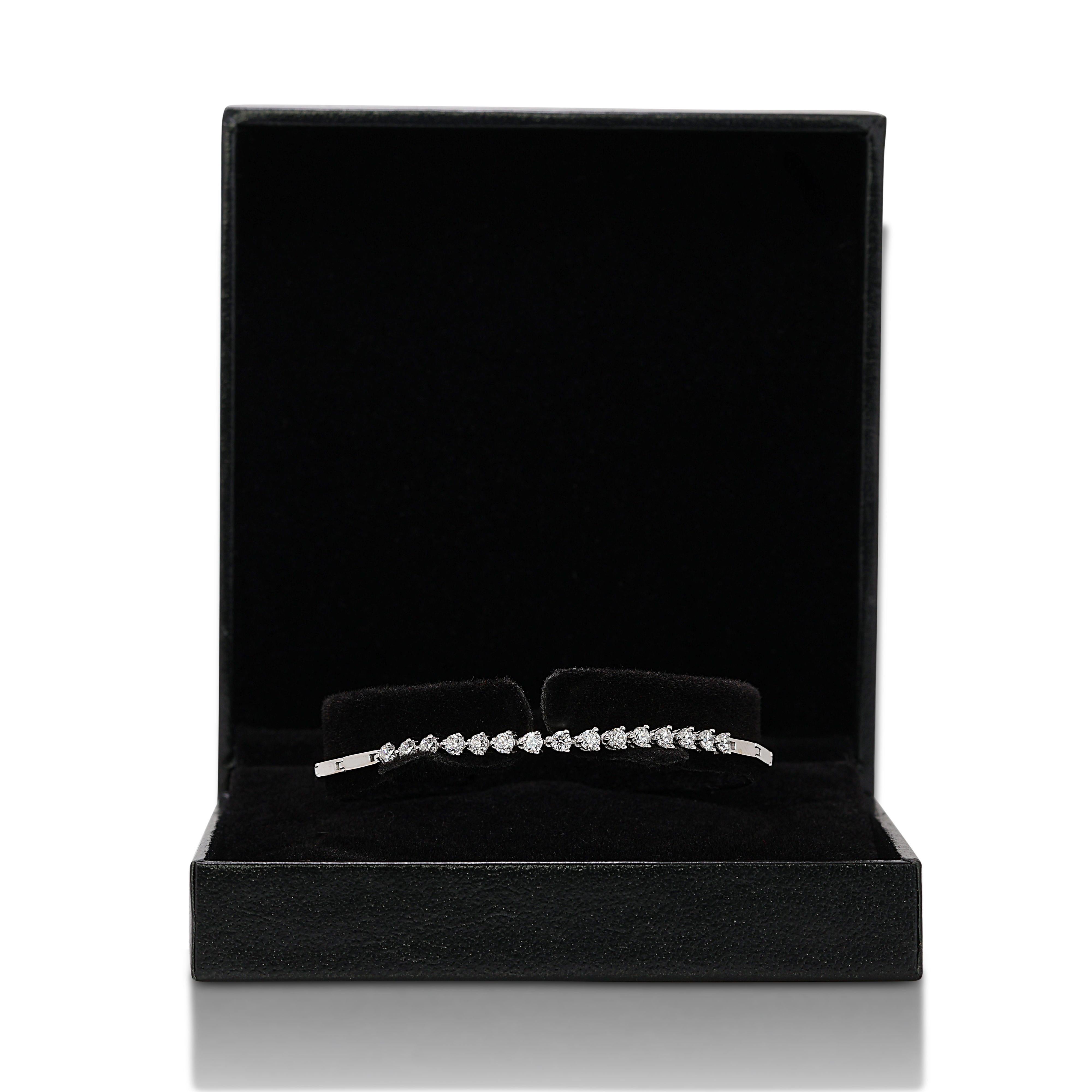 Exquisite 0.75ct Eternity Diamond Bracelet set in 18K White Gold For Sale 3