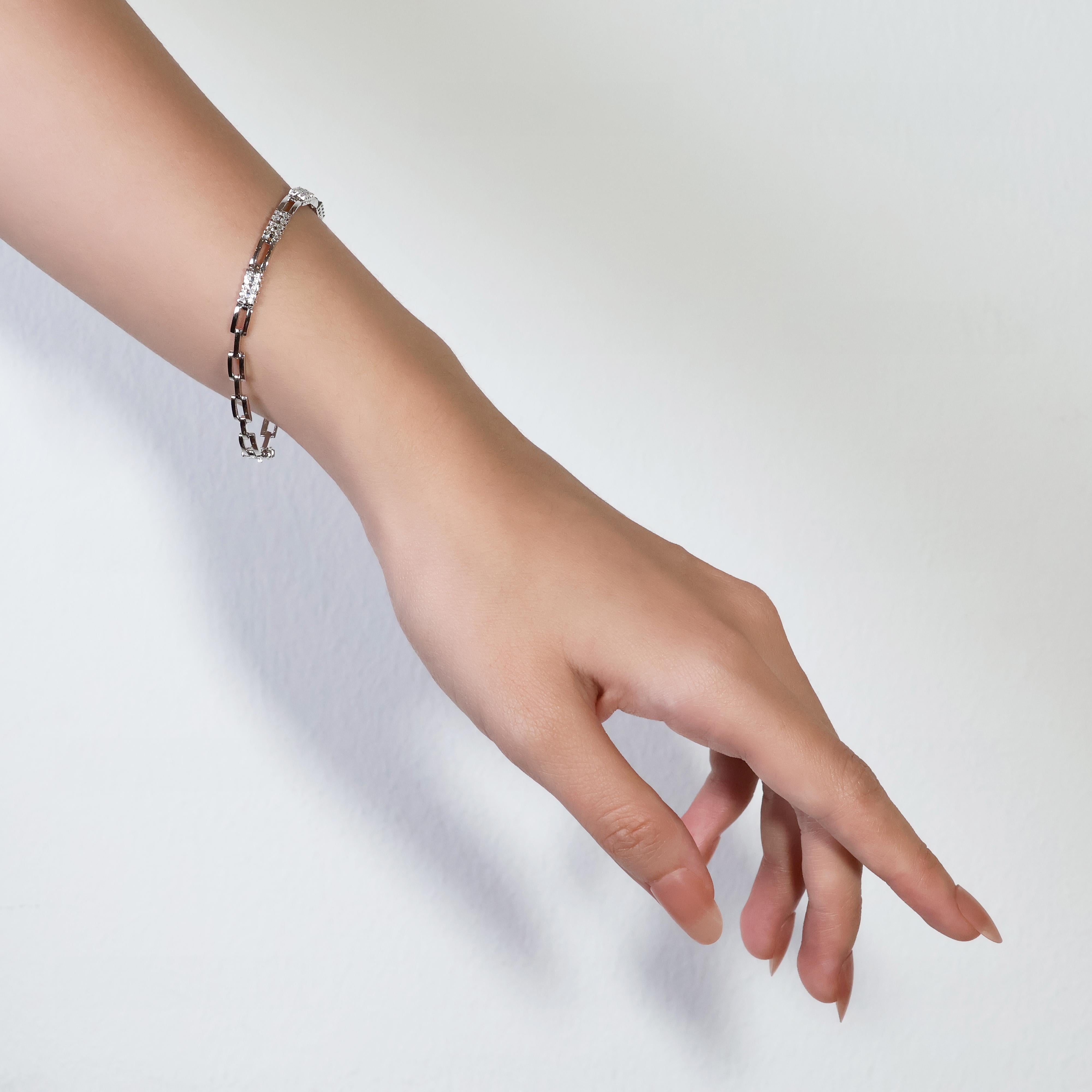 Exquisite 0.80ct Natural Diamond Bracelet in 18K White Gold For Sale 3