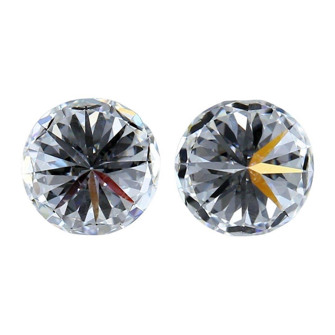 Exquise paire de diamants ronds de 0,81ct Naturels - Certifiés IGI en vente 1