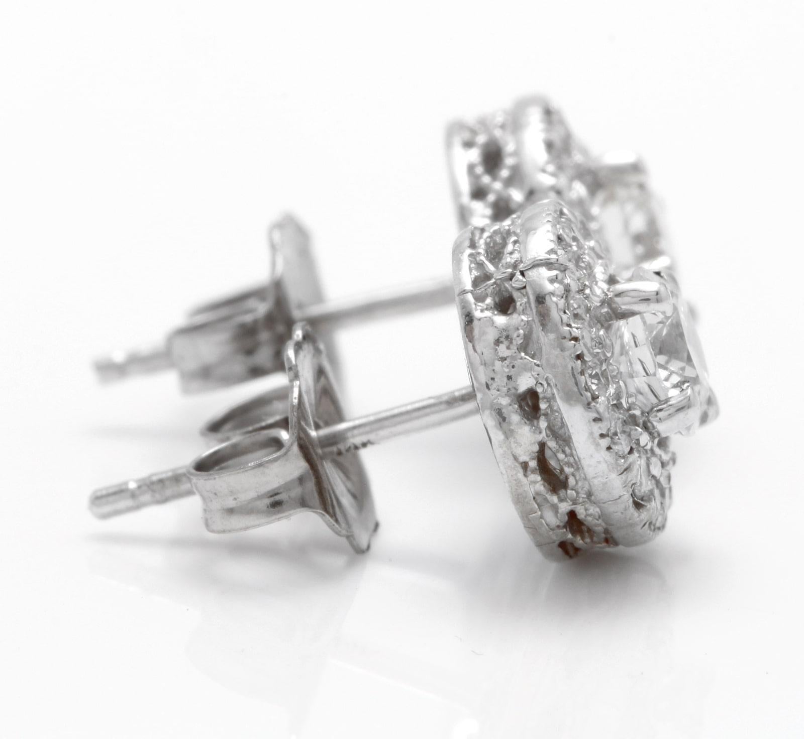 Round Cut Exquisite 0.85 Carat Natural Diamond 14 Karat Solid White Gold Stud Earrings For Sale