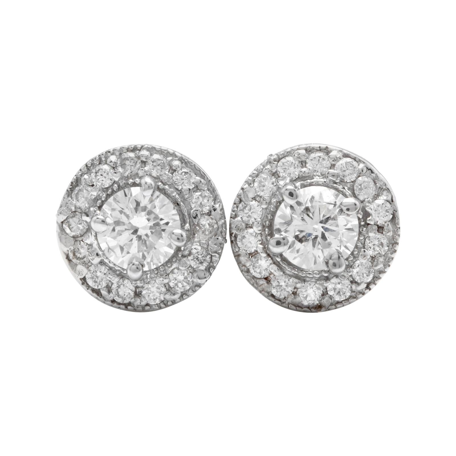 Exquisite 0.85 Carat Natural Diamond 14 Karat Solid White Gold Stud Earrings For Sale