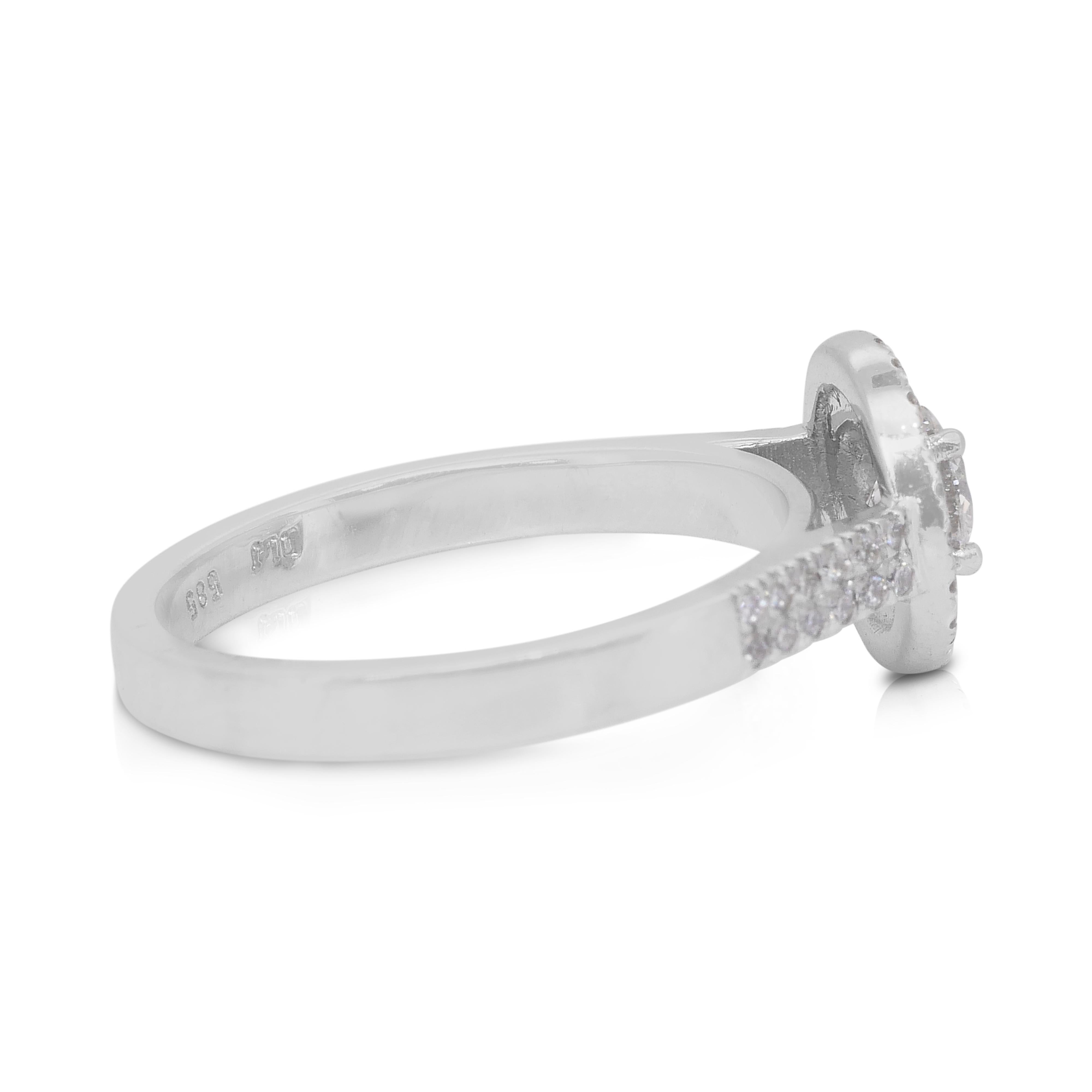 Luminous 1.03ct Diamonds Double Halo Ring in 14k White Gold - IGI Certified In New Condition In רמת גן, IL