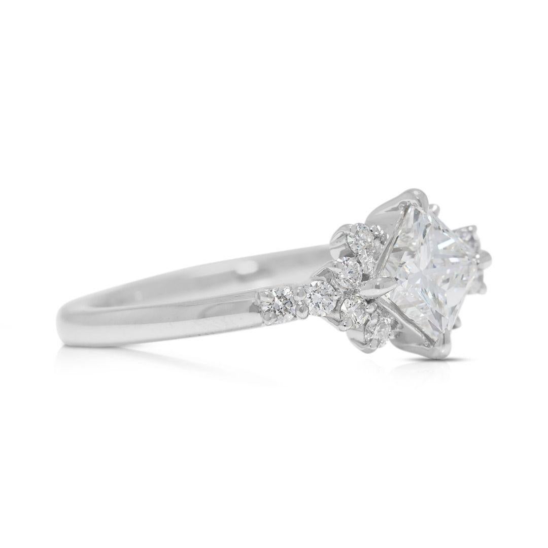 Taille ronde Exquisite 0.85ct Natural Diamond Platinum Ring by HAMRI en vente