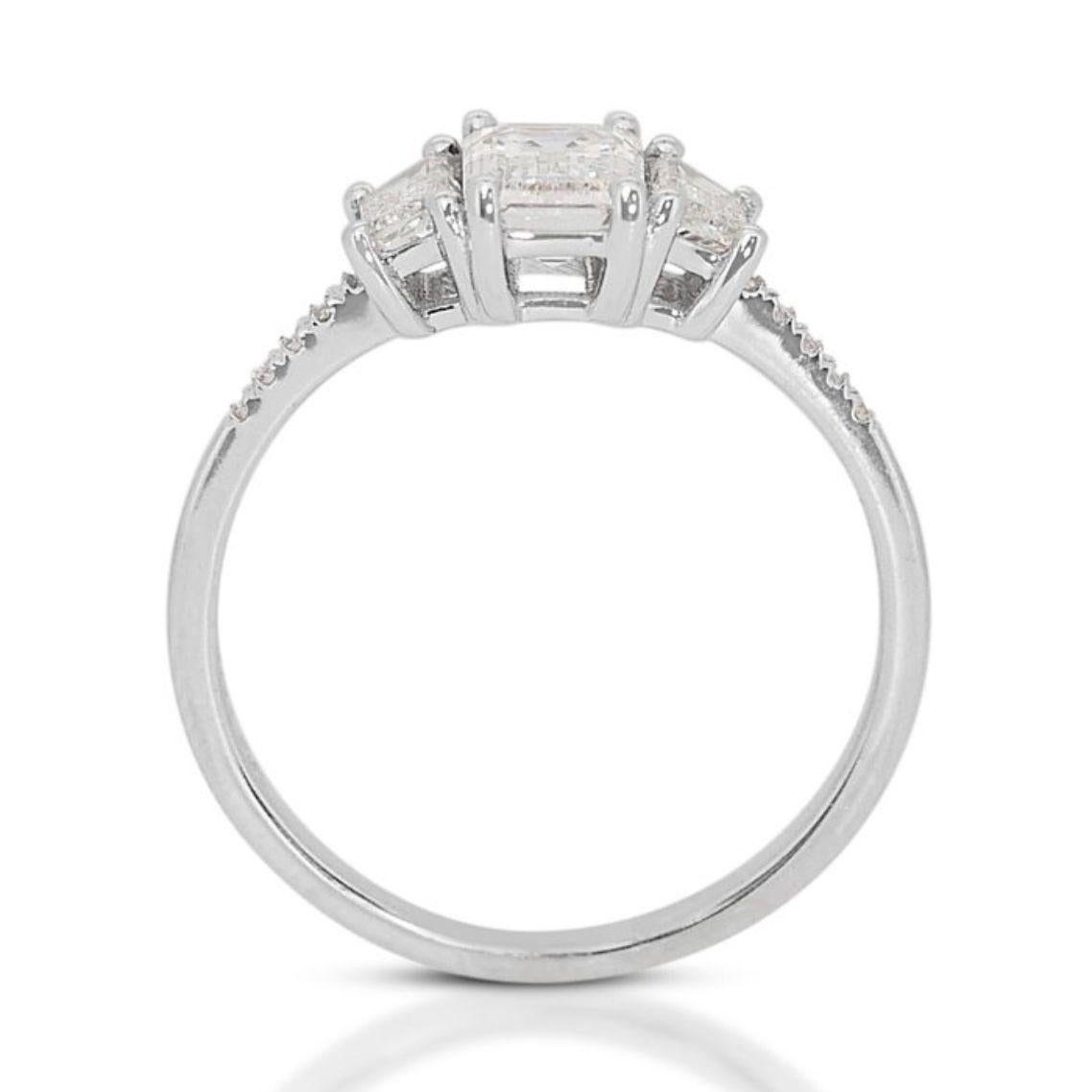 Women's Exquisite 0.8ct Emerald Cut Diamond Ring For Sale
