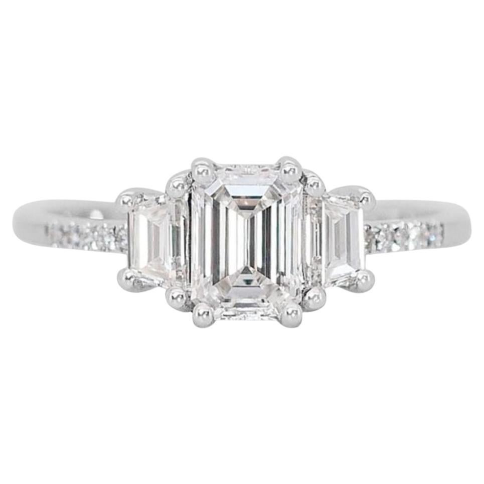 Exquisite 0.8ct Emerald Cut Diamond Ring For Sale