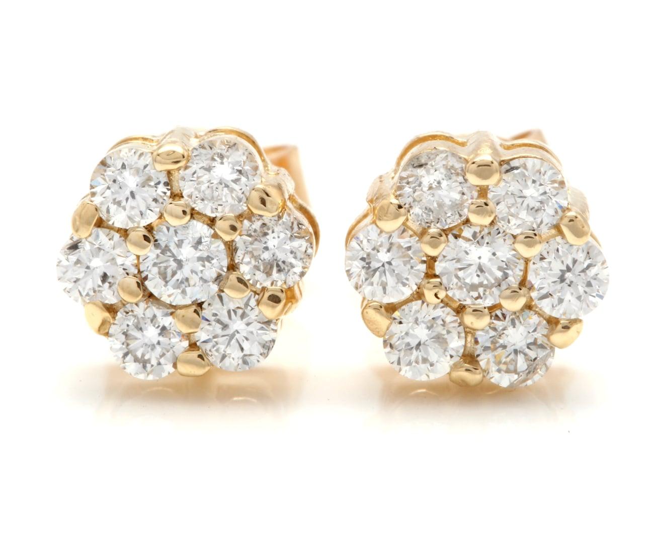 Exquisite 0.90 Carat Natural Diamond 14 Karat Solid Yellow Gold Stud Earrings In New Condition For Sale In Los Angeles, CA