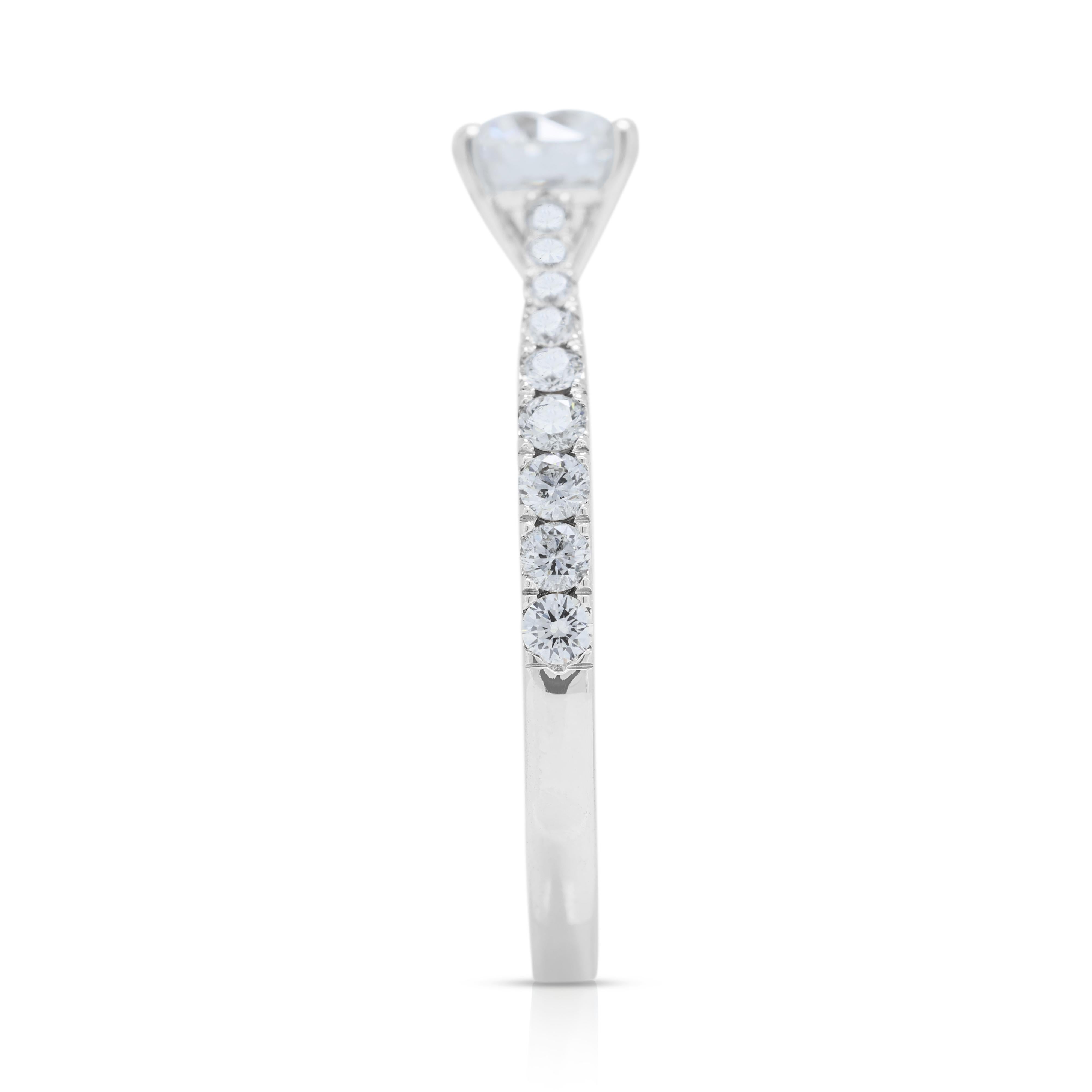 Donna Squisito anello con pavé di diamanti naturali da 0,90 carati in oro bianco 18 carati in vendita