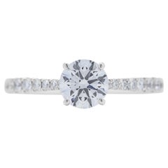Exquise bague en or blanc 18 carats pavé de diamants naturels de 0,90 carat