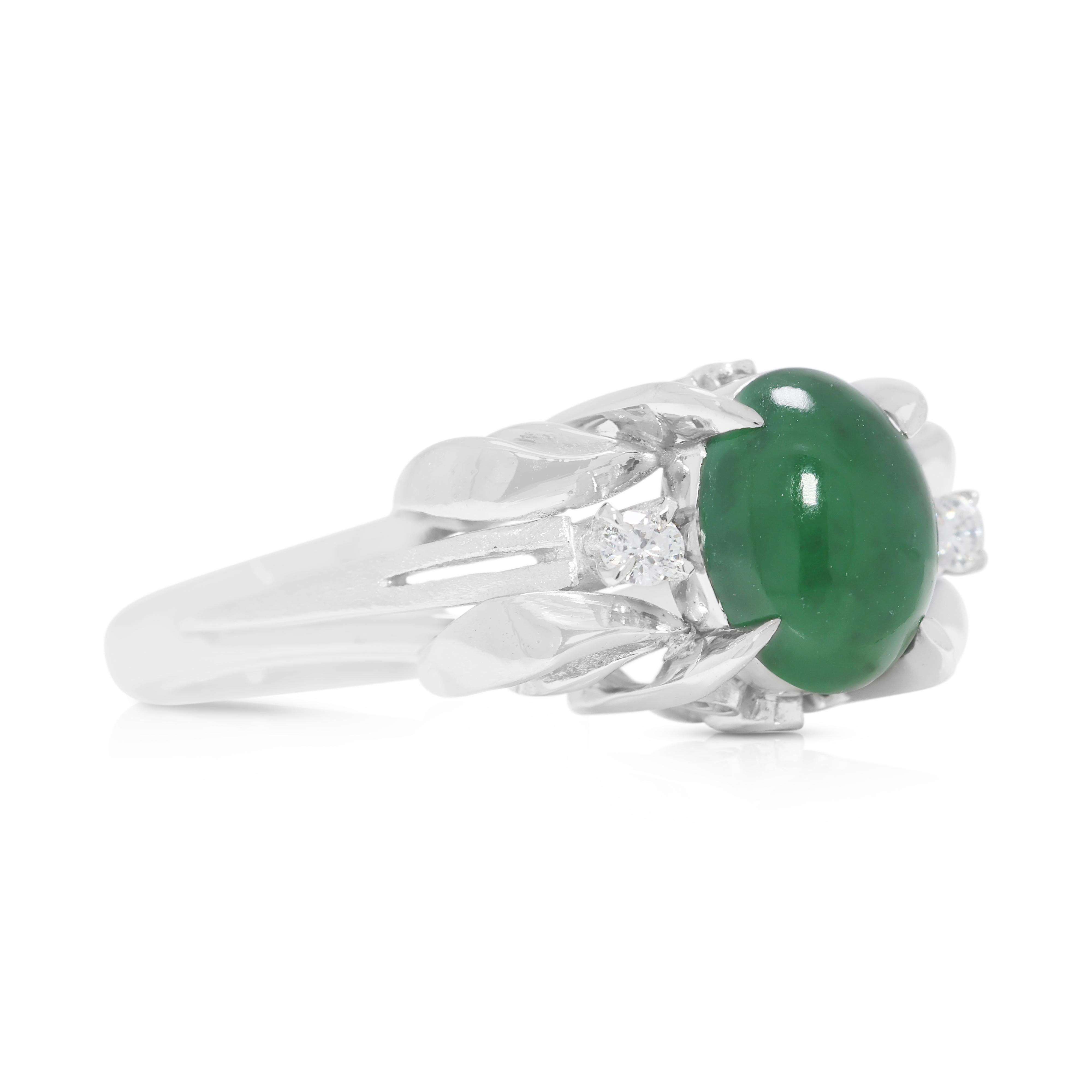 Bague exquise en jade et diamant naturel de 0,94ct en platine Excellent état - En vente à רמת גן, IL