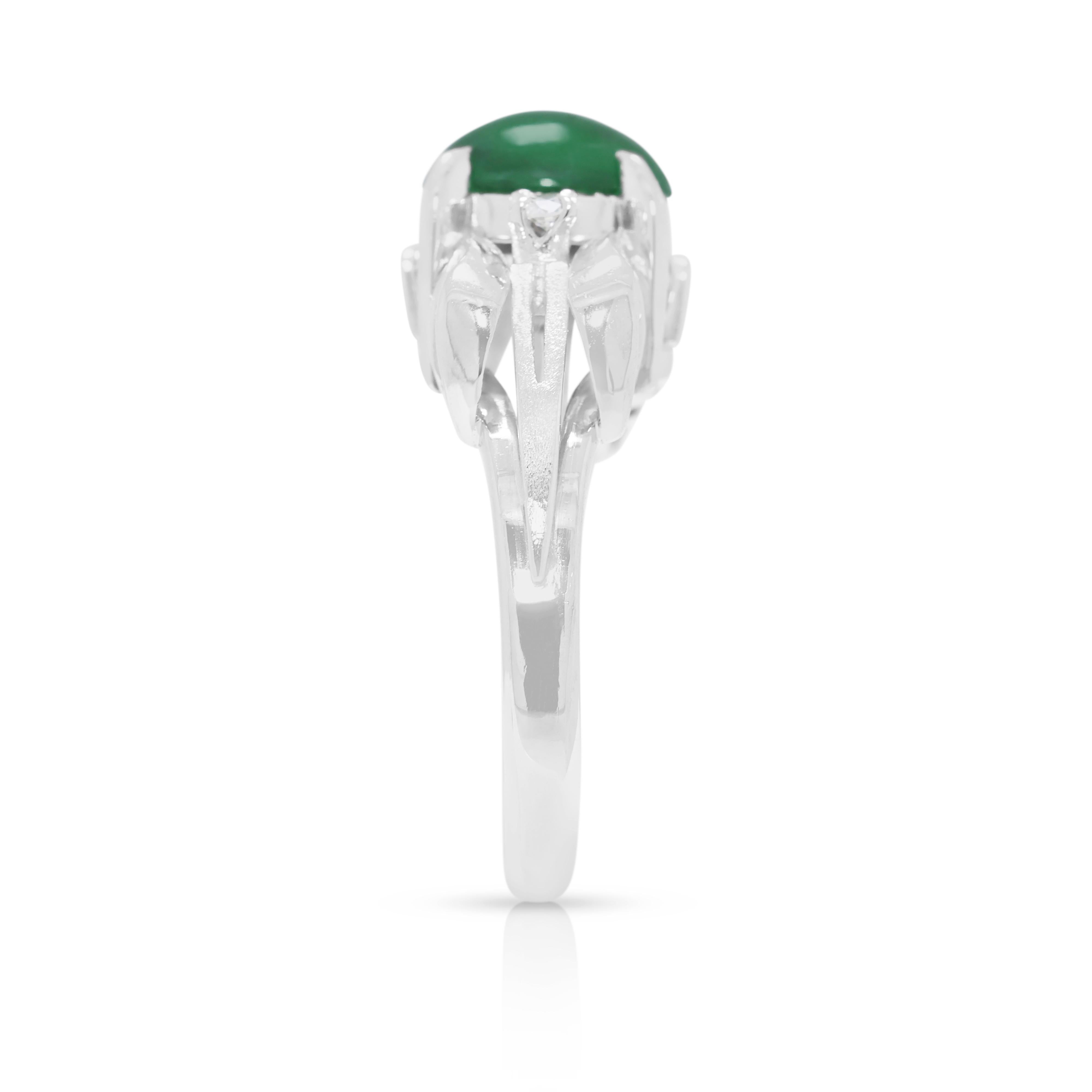 Bague exquise en jade et diamant naturel de 0,94ct en platine Pour femmes en vente