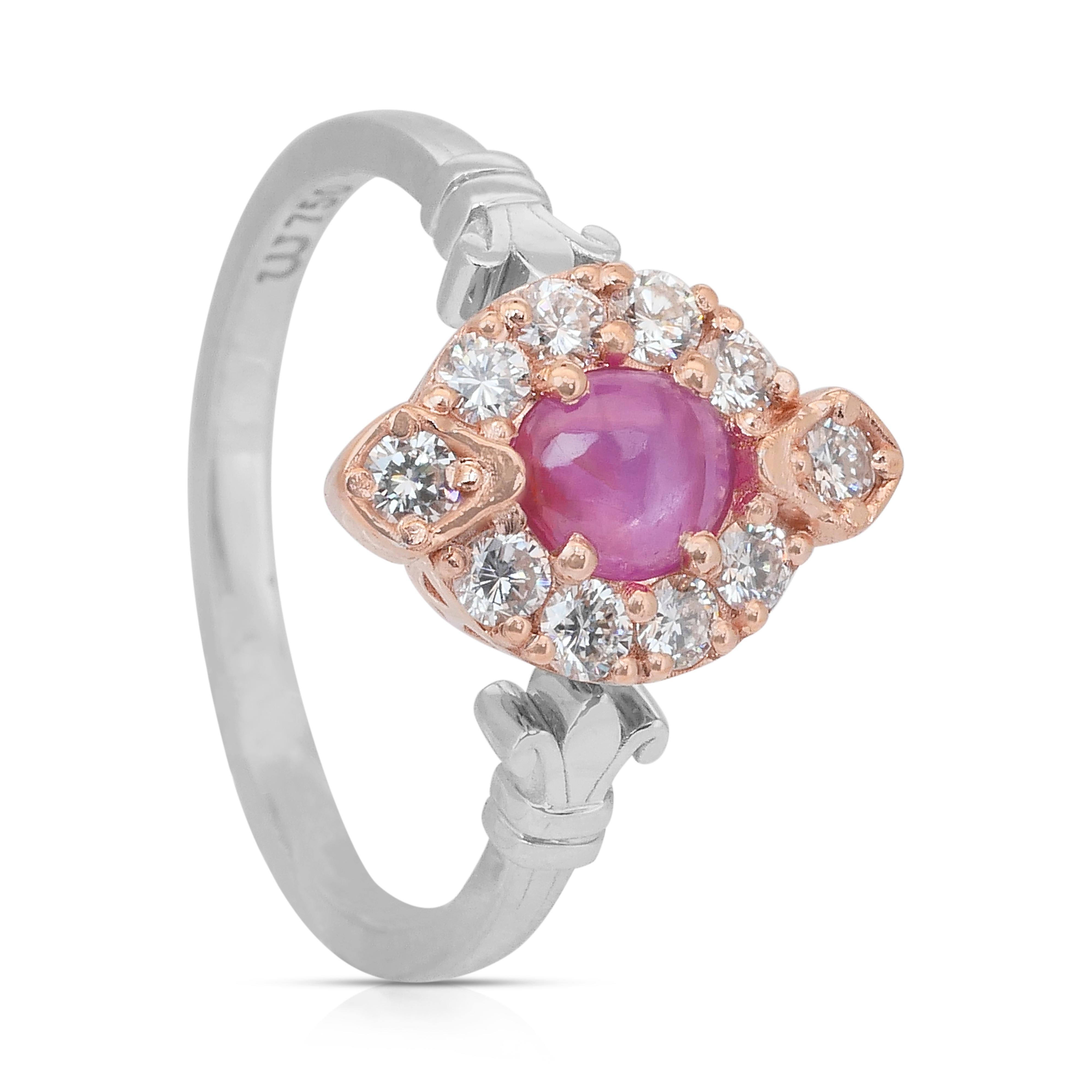 Squisito anello a grappolo con rubino e diamanti da 0,97 carati in oro rosa e bianco 18 ct. in vendita 3