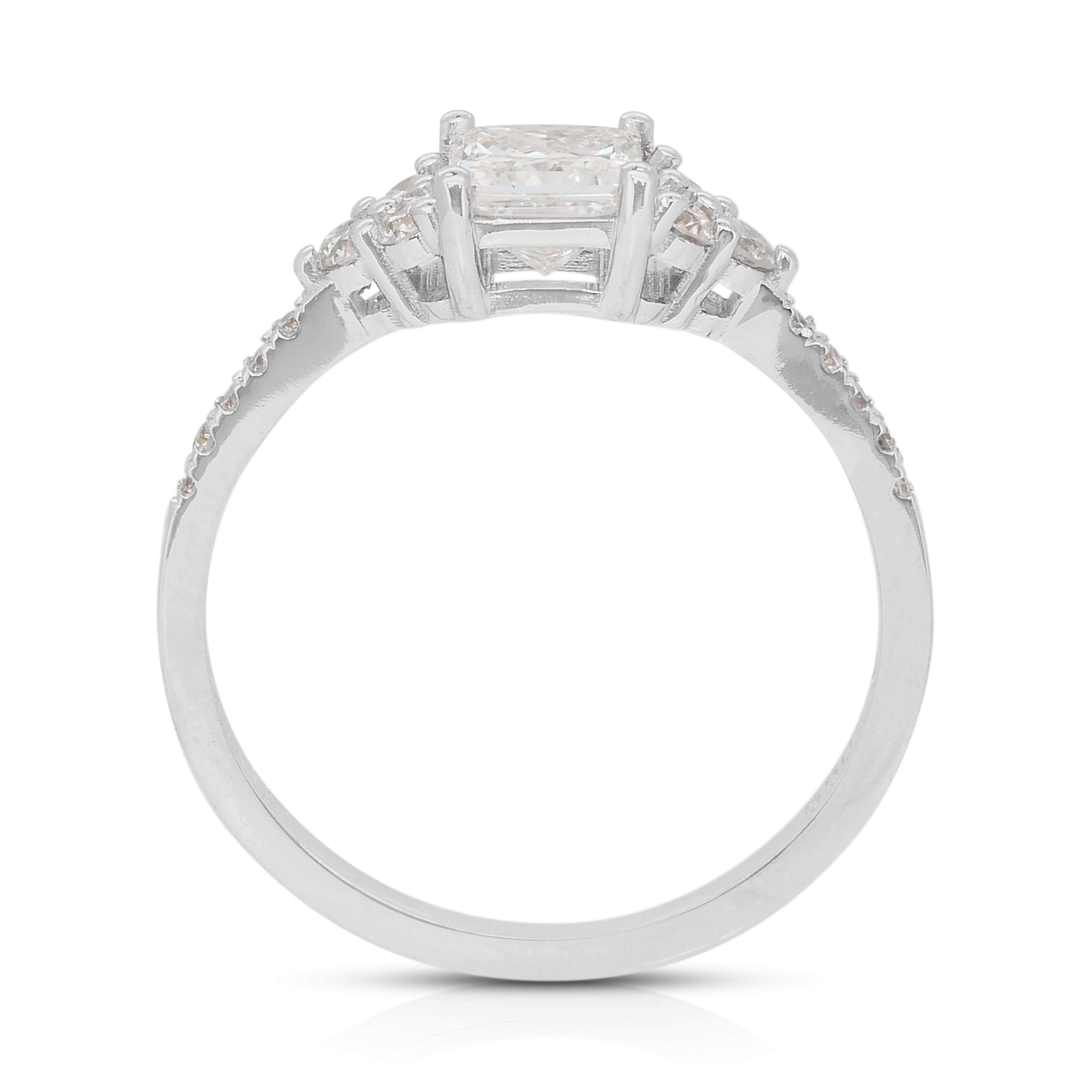 Bague exquise en or blanc 18 carats avec pavé de 0,98 ct de diamants - certifiée IGI en vente 3