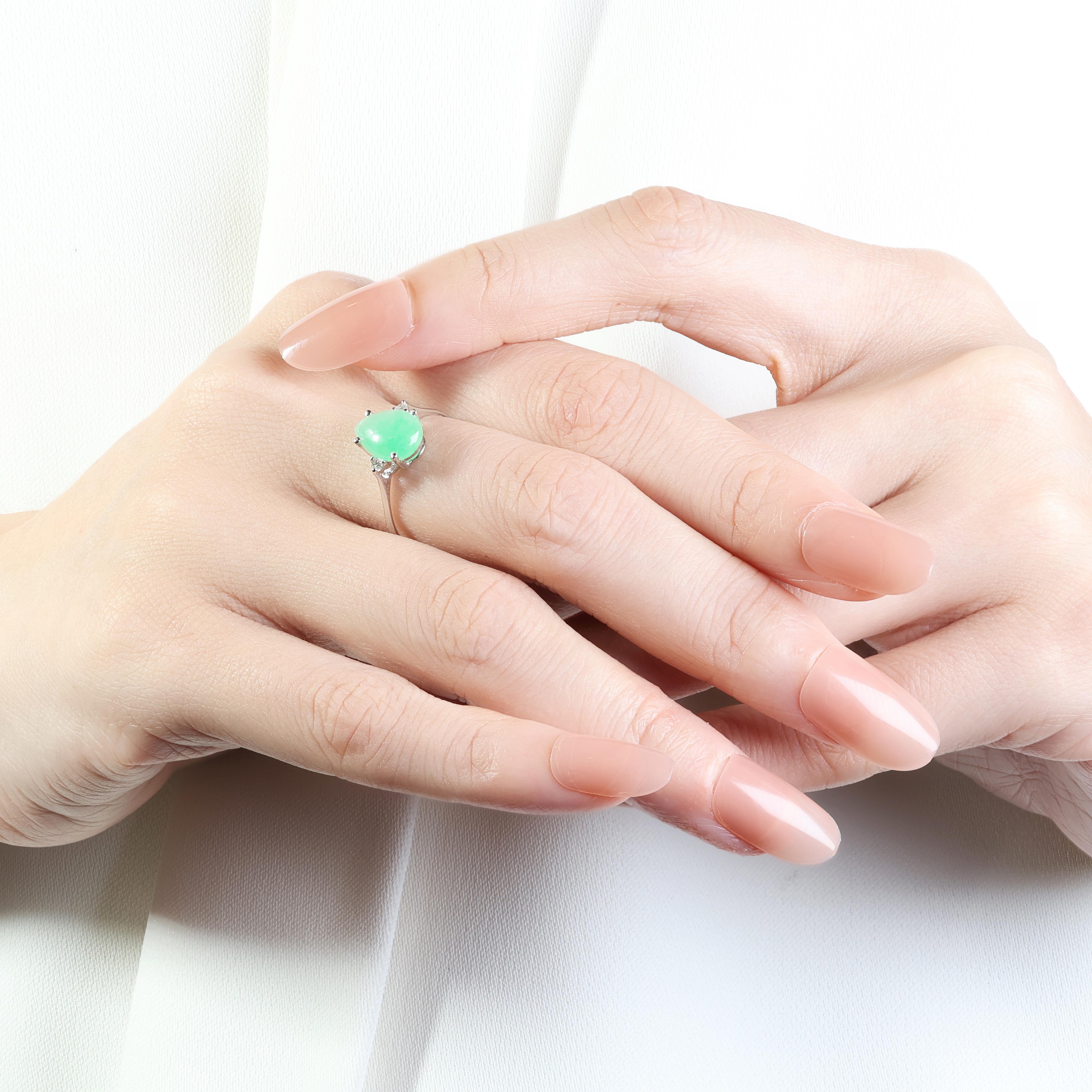 Exquisite 1 carat & 33 points Jade Ring with Natural Diamonds in 18K White Gold For Sale 4