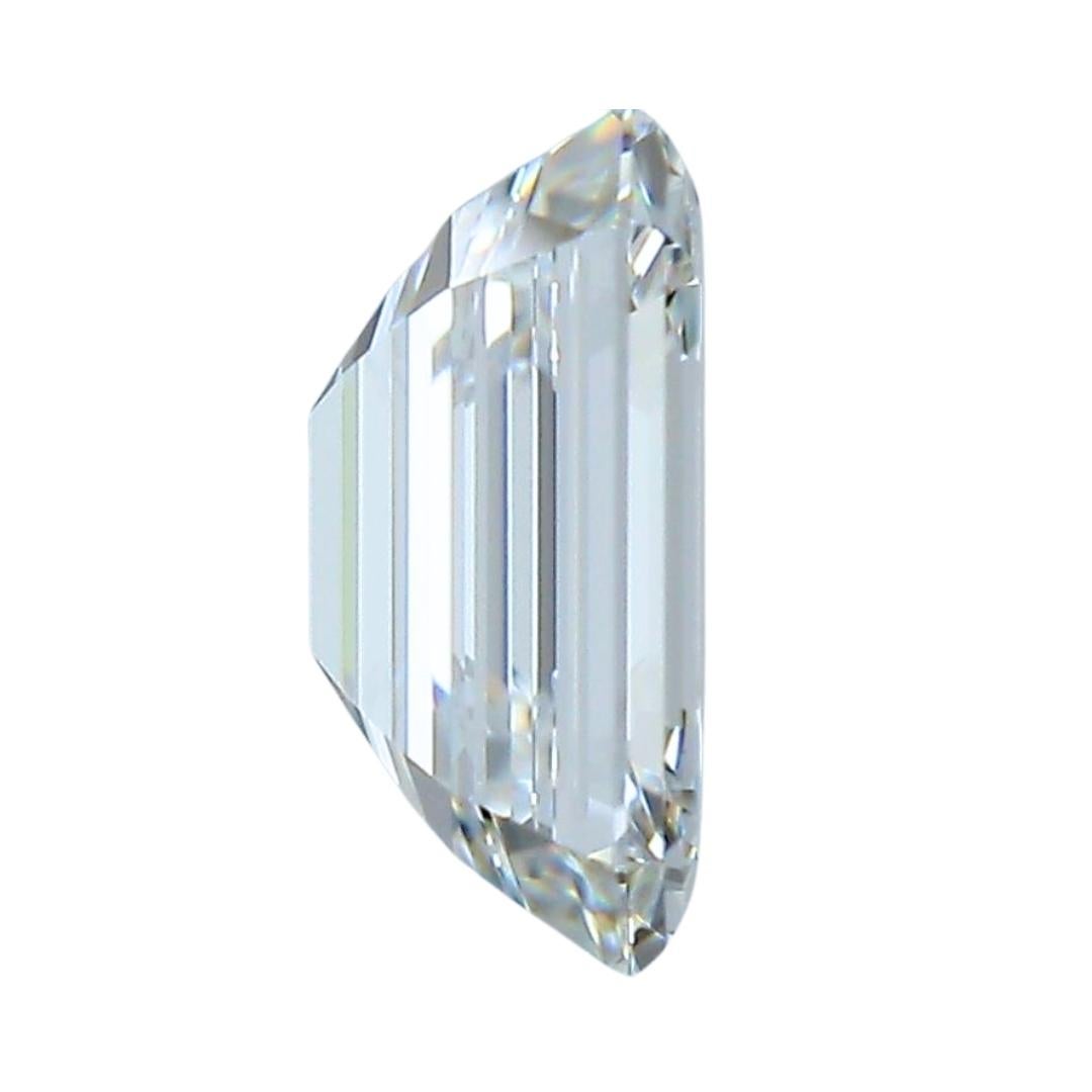 Exquisite 1.01ct Ideal Cut Emerald Cut Diamond - GIA Certified In New Condition In רמת גן, IL