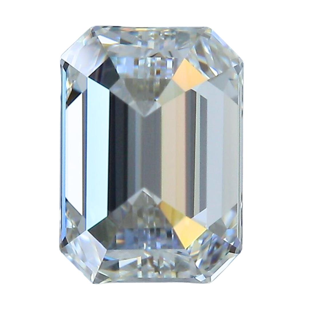 Exquisite 1.01ct Ideal Cut Emerald Cut Diamond - GIA Certified 1