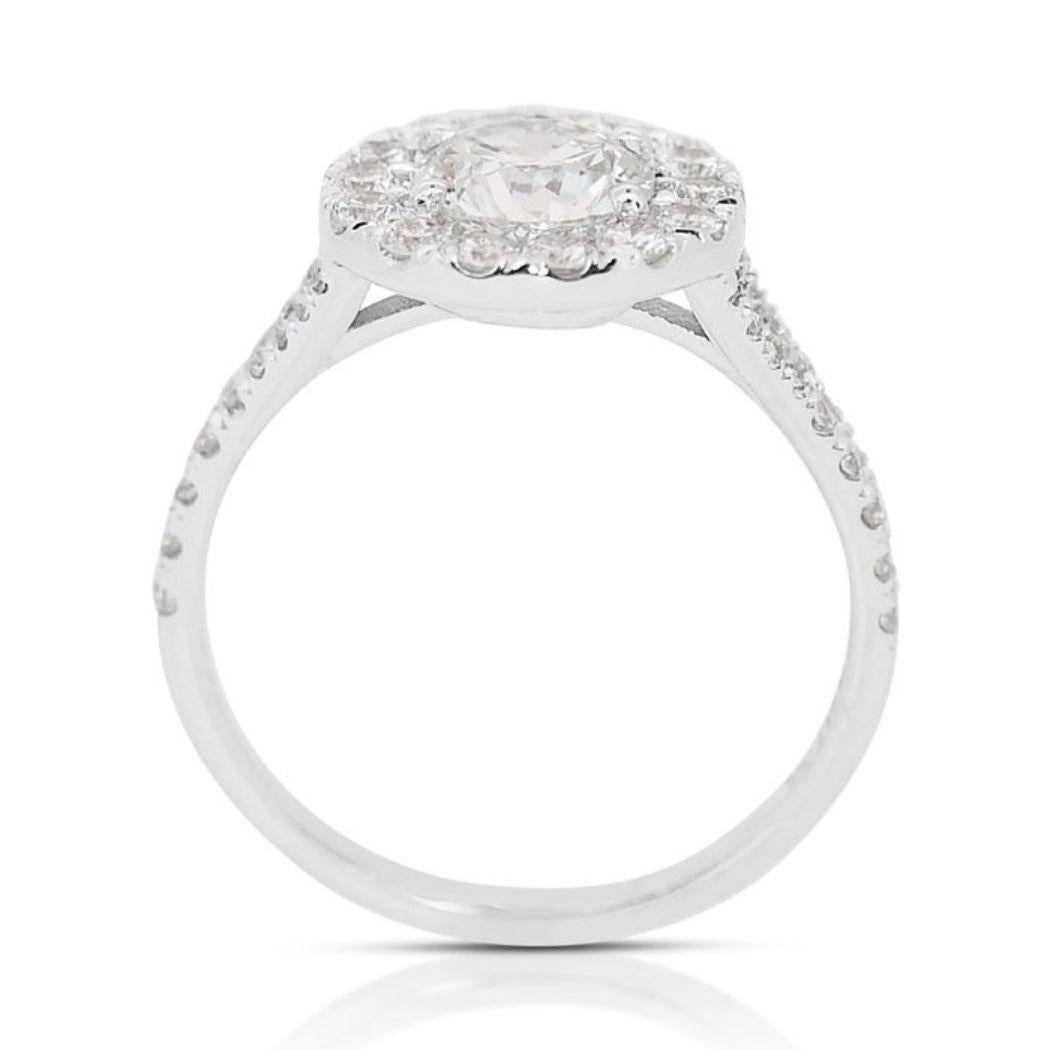 Exquisite 1.05 Carat Round Brilliant Diamond Ring in 18K White Gold In New Condition In רמת גן, IL