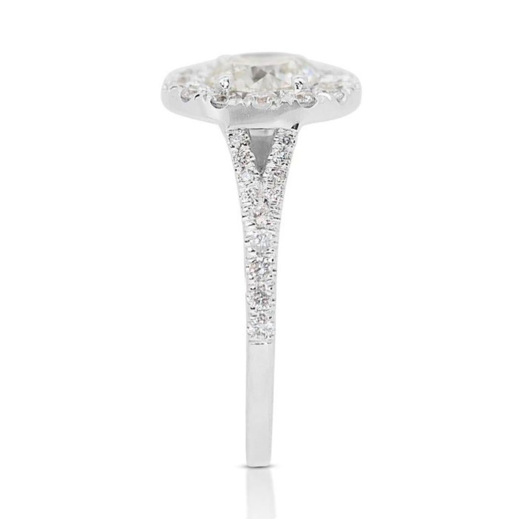 Women's Exquisite 1.05 Carat Round Brilliant Diamond Ring in 18K White Gold