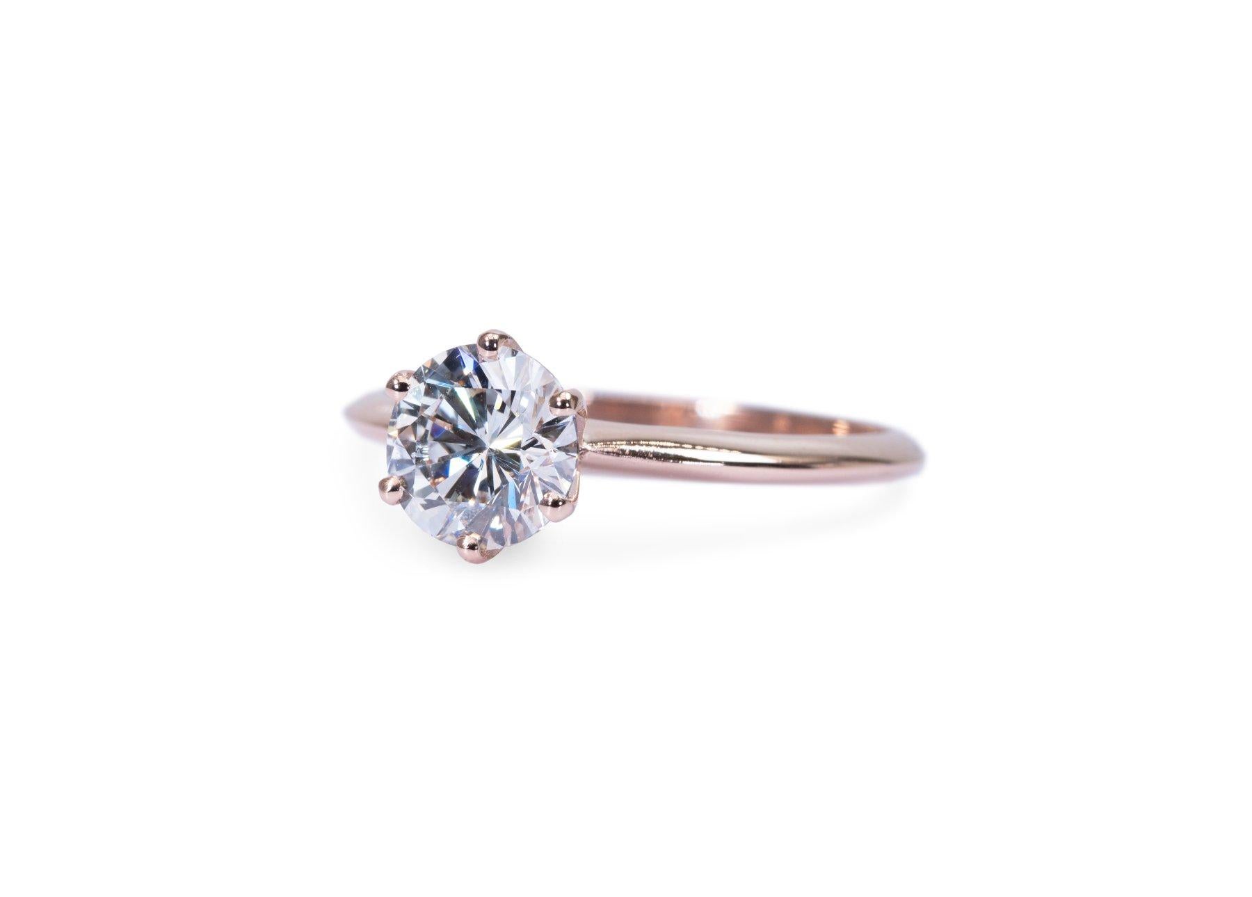 Exquisite 1.09ct Diamond Solitaire Ring in 18k Rose Gold - GIA Certified In New Condition For Sale In רמת גן, IL