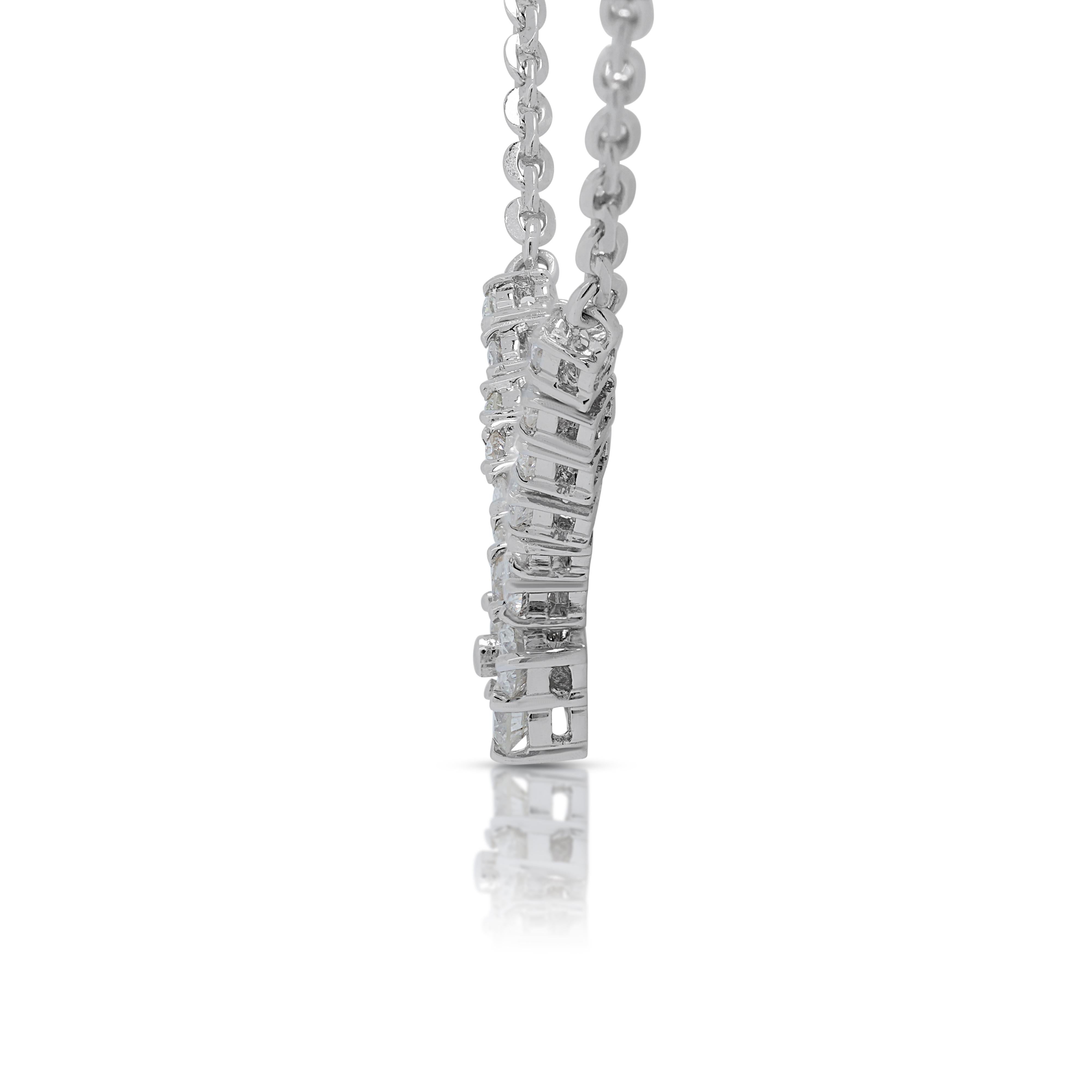 Exquisite 1.0ct Diamonds Necklace in 18K White Gold  For Sale 1