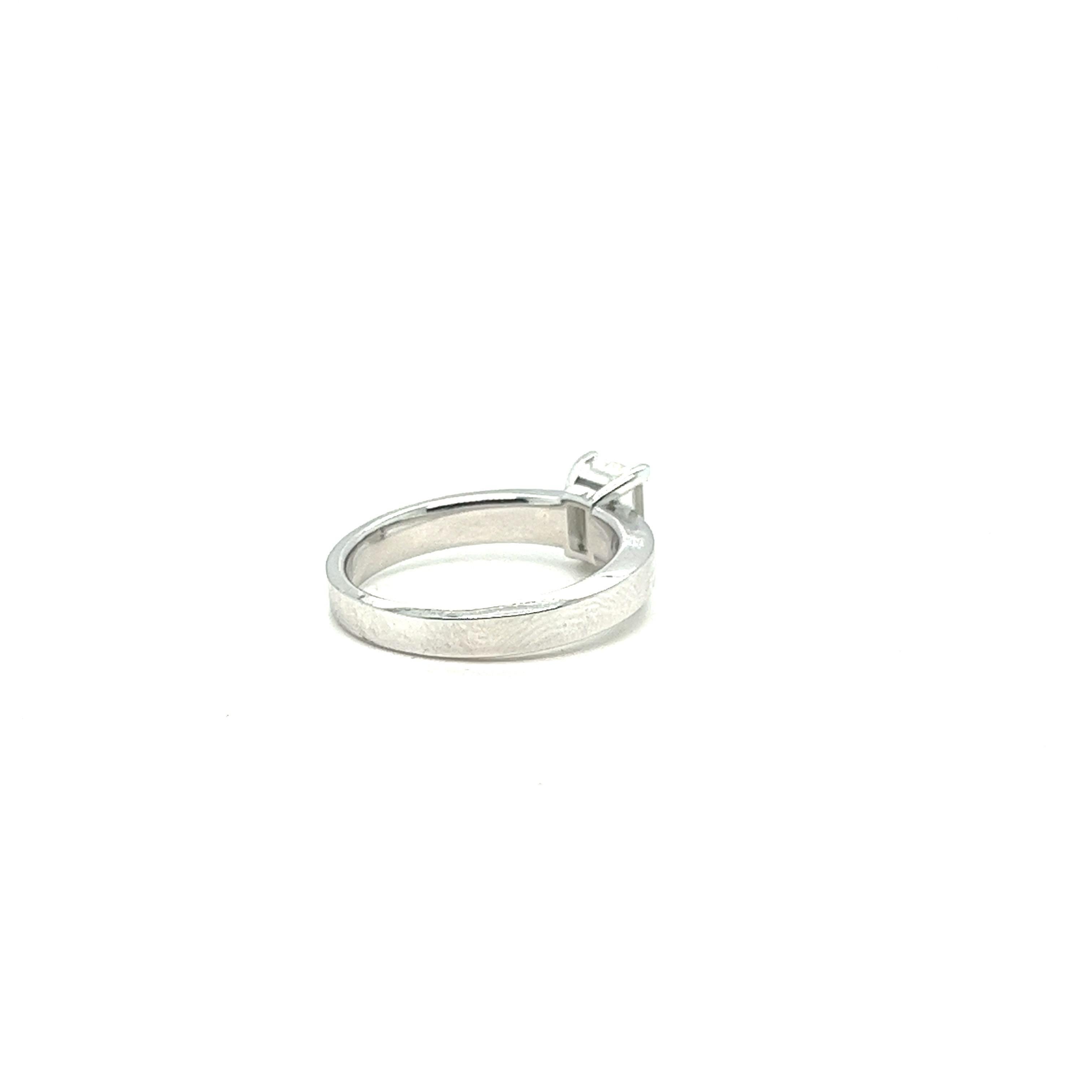 Exquisite 1,10 Karat Smaragdschliff Erdgestein Mined Diamant Solitär Ring - GIA .Cert im Angebot 5