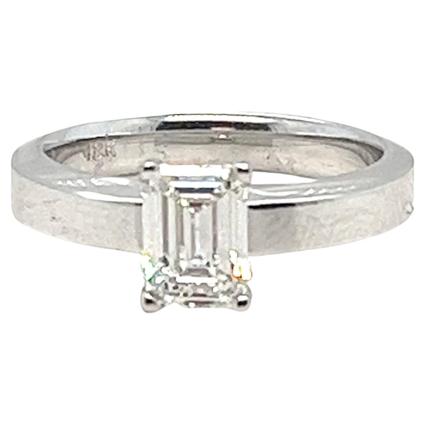 Contemporain Magnifique bague solitaire en diamant taille émeraude de 1,10 carat extrait de la terre - GIA .Cert en vente
