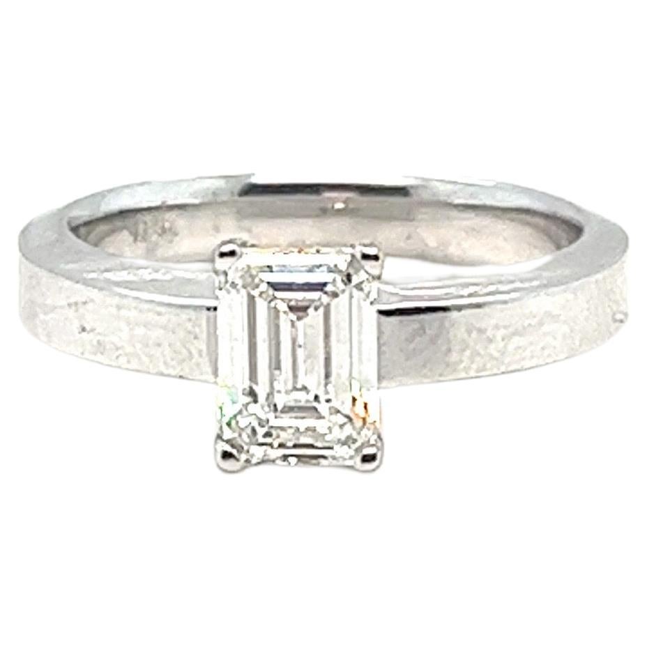 Exquisite 1,10 Karat Smaragdschliff Erdgestein Mined Diamant Solitär Ring - GIA .Cert im Angebot