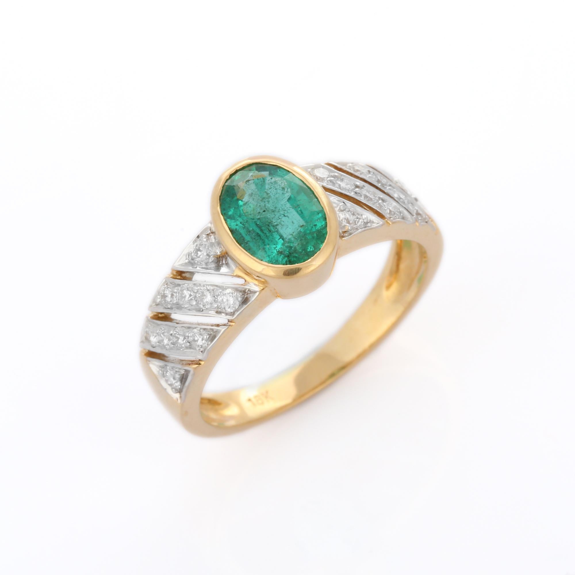 For Sale:  Exquisite 1.11 Ct Emerald Gemstone & Diamonds Engagement Ring in 18K Yellow Gold 2