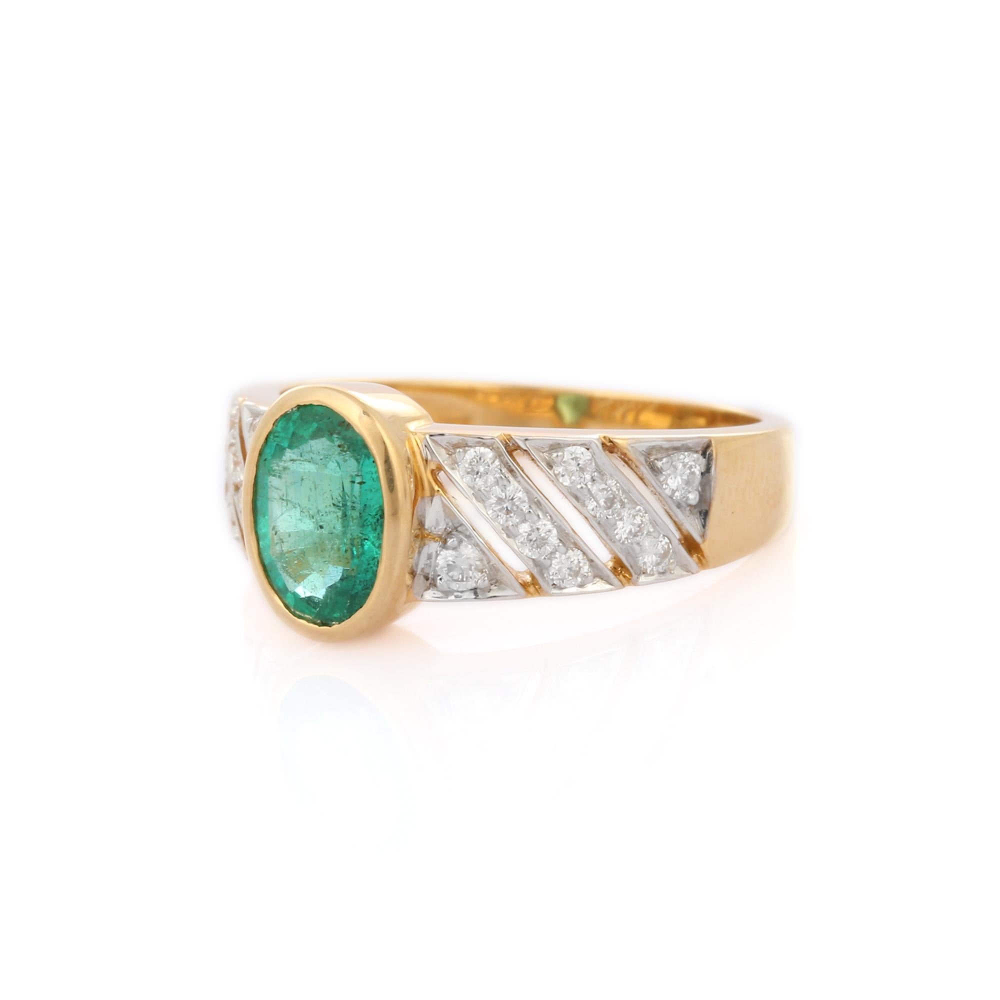For Sale:  Exquisite 1.11 Ct Emerald Gemstone & Diamonds Engagement Ring in 18K Yellow Gold 3