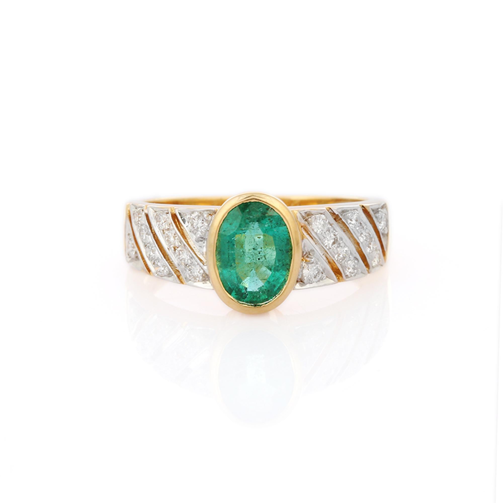For Sale:  Exquisite 1.11 Ct Emerald Gemstone & Diamonds Engagement Ring in 18K Yellow Gold 5