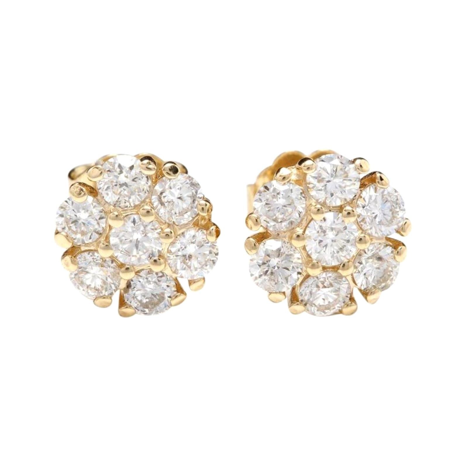 Exquisite 1.15 Carat Natural Diamond 14 Karat Solid Yellow Gold Earrings For Sale
