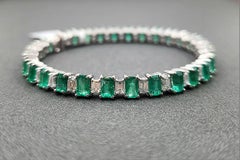 Exquisite 11.85 Carat Emerald & Diamond Tennis Bracelet – Platinum