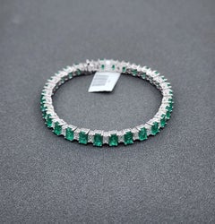 Exquisite 11.85 ct Emerald & Diamond Tennis Bracelet – Platinum