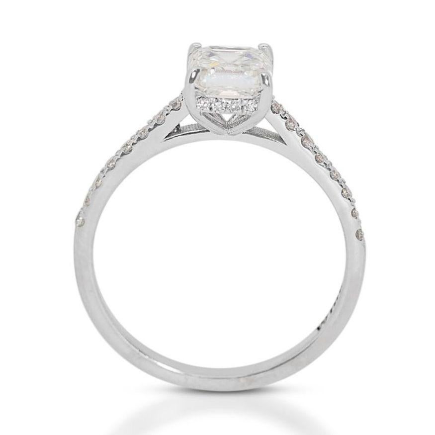 Exquisite 1.20ct Square Emerald-cut Diamond Ring In New Condition For Sale In רמת גן, IL