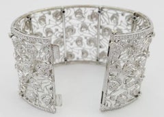 Exquisite 12,21 CT Vintage Blumenarmband mit rundem Diamanten im Brillantschliff in 18K