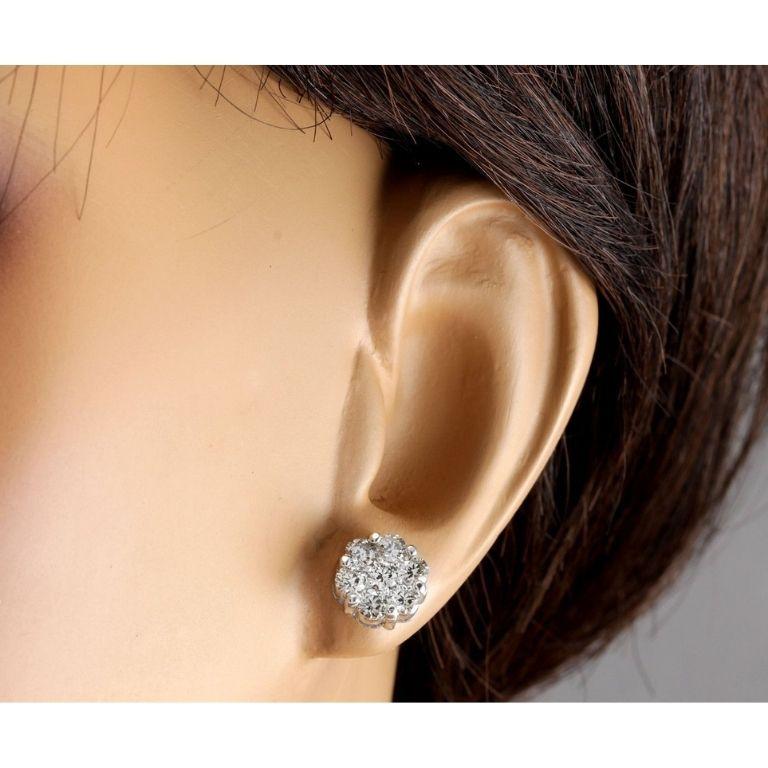 Women's Exquisite 1.25 Carat Natural VS Diamond 14 Karat Solid White Gold Stud Earrings For Sale