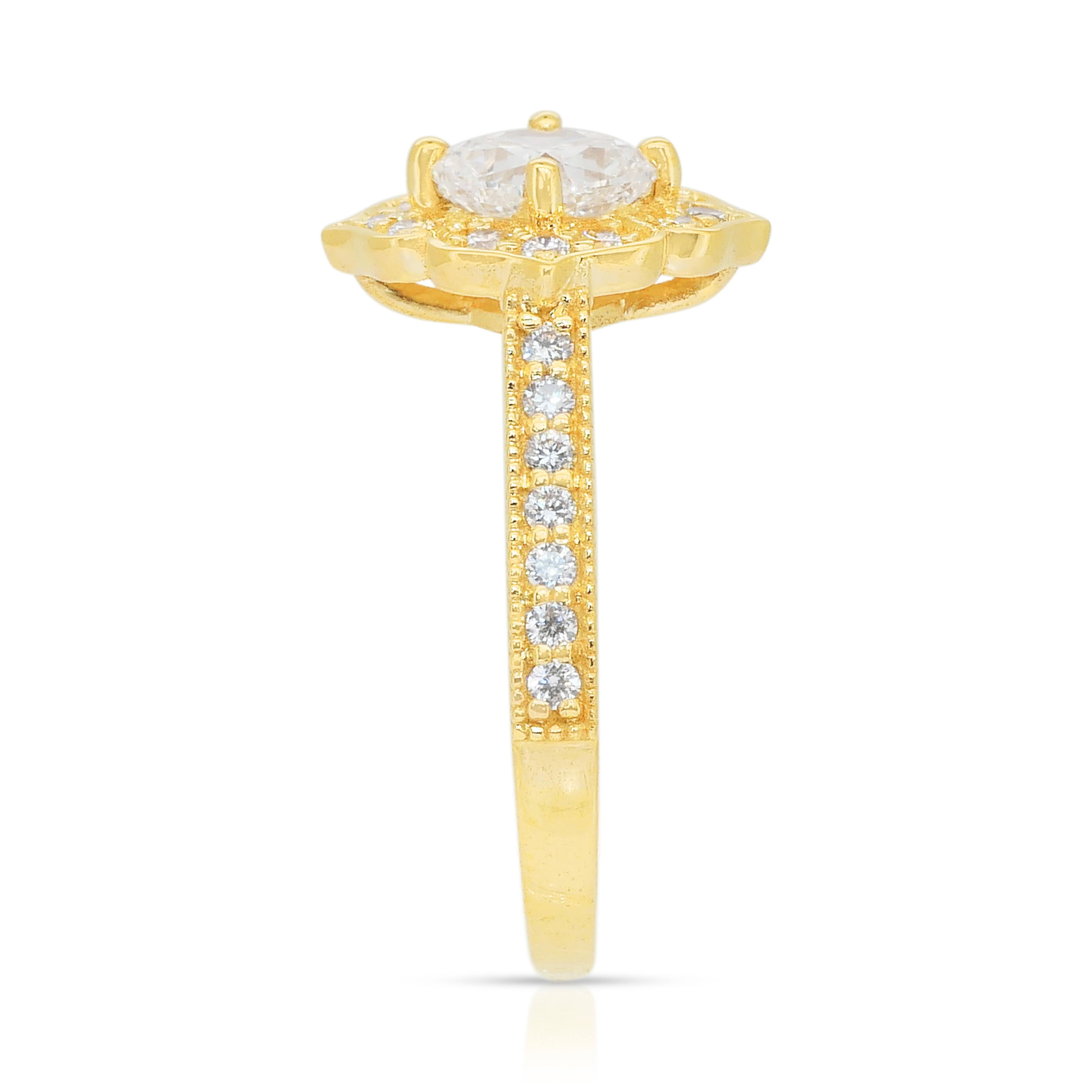 Bague exquise en or jaune 18k avec halo de diamants de 1,31ct - certifiée IGI en vente 2