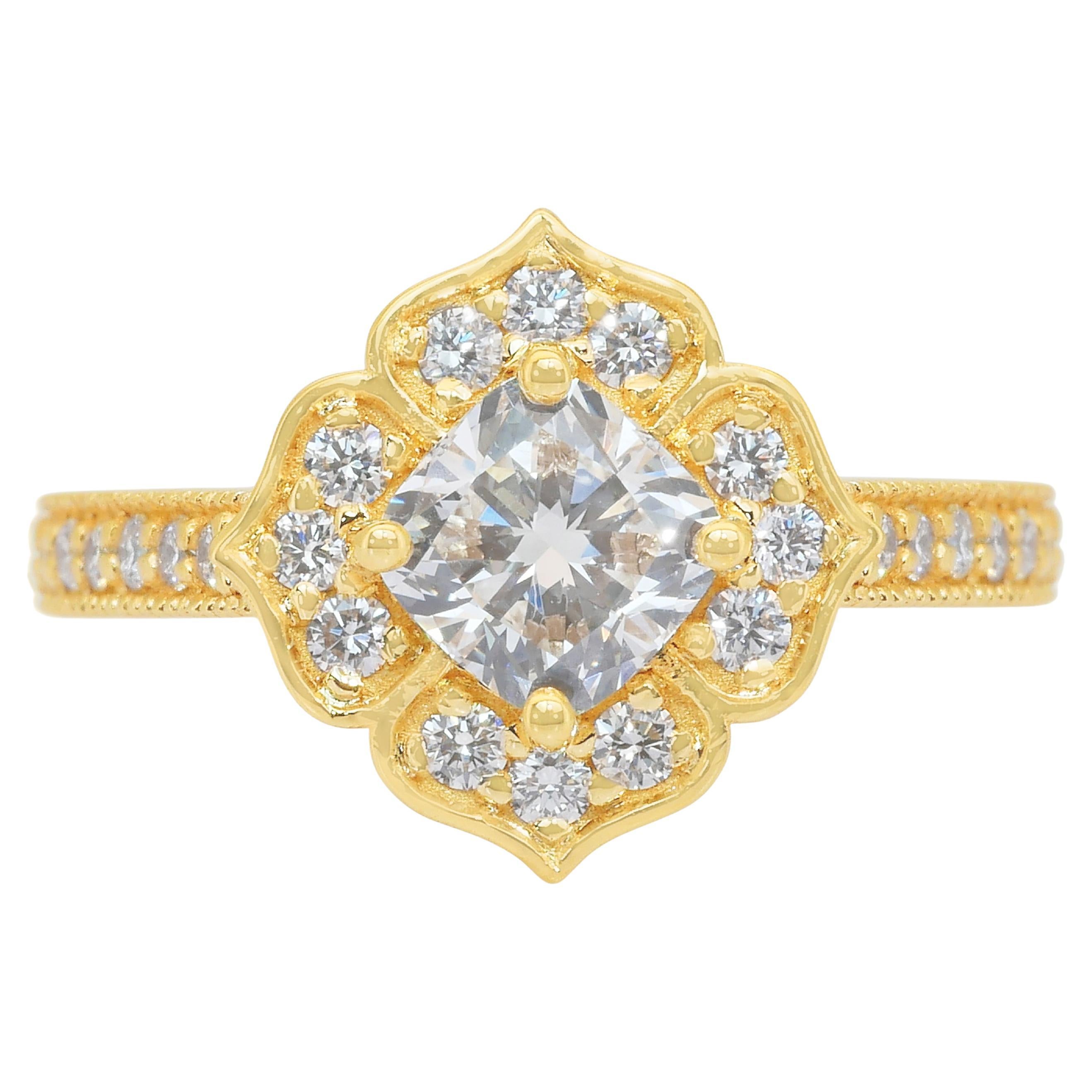 Bague exquise en or jaune 18k avec halo de diamants de 1,31ct - certifiée IGI en vente