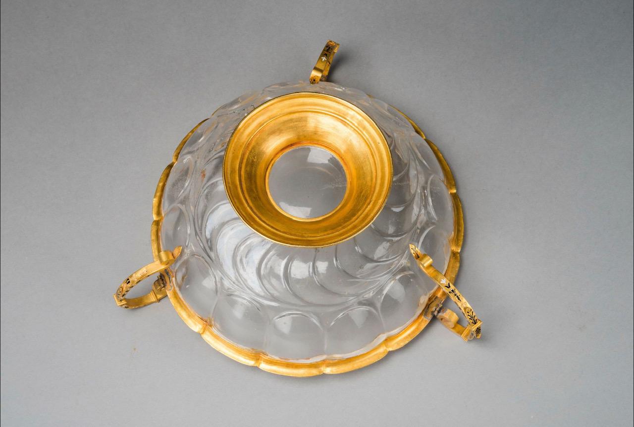 Exquisite 13th Century Rock Crystal and Gold Bowl in Superb Condition For Sale 4