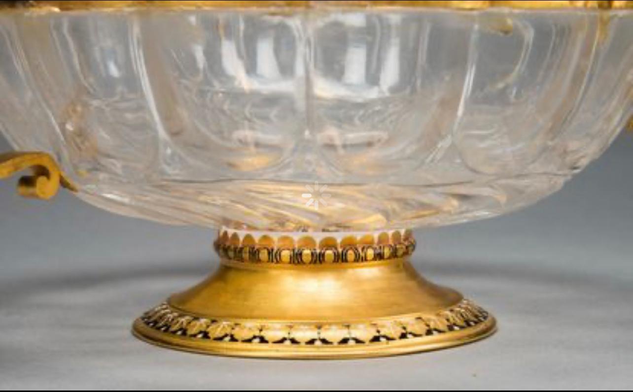 Exquisite 13th Century Rock Crystal and Gold Bowl in Superb Condition For Sale 5