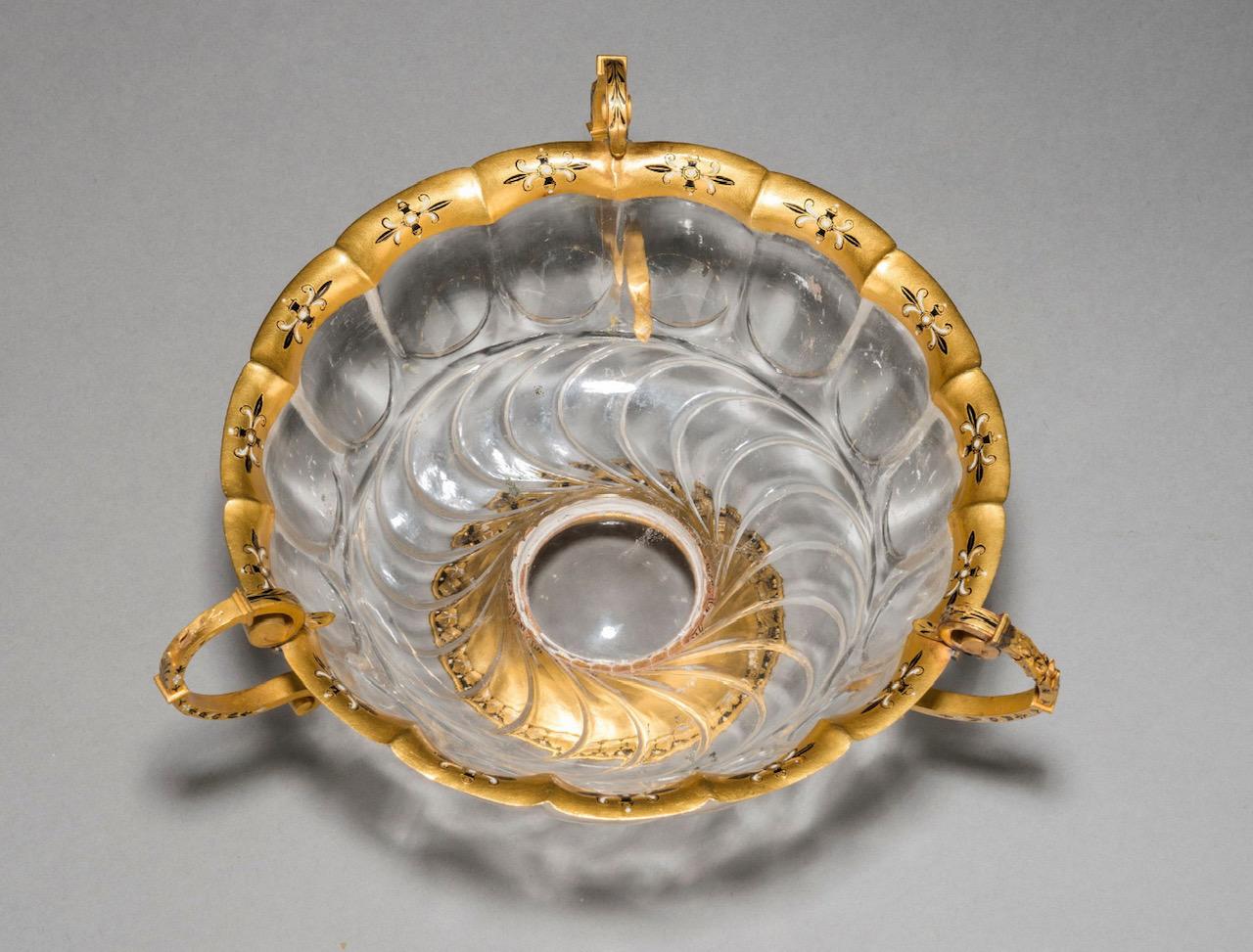 Exquise coupe en cristal de roche et or du 13e siècle en superbe état en vente 2
