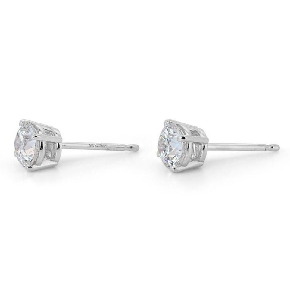 Exquisite 1.4 Carat D-E Color VVS1 Diamond Stud Earrings in 18K White Gold In New Condition For Sale In רמת גן, IL