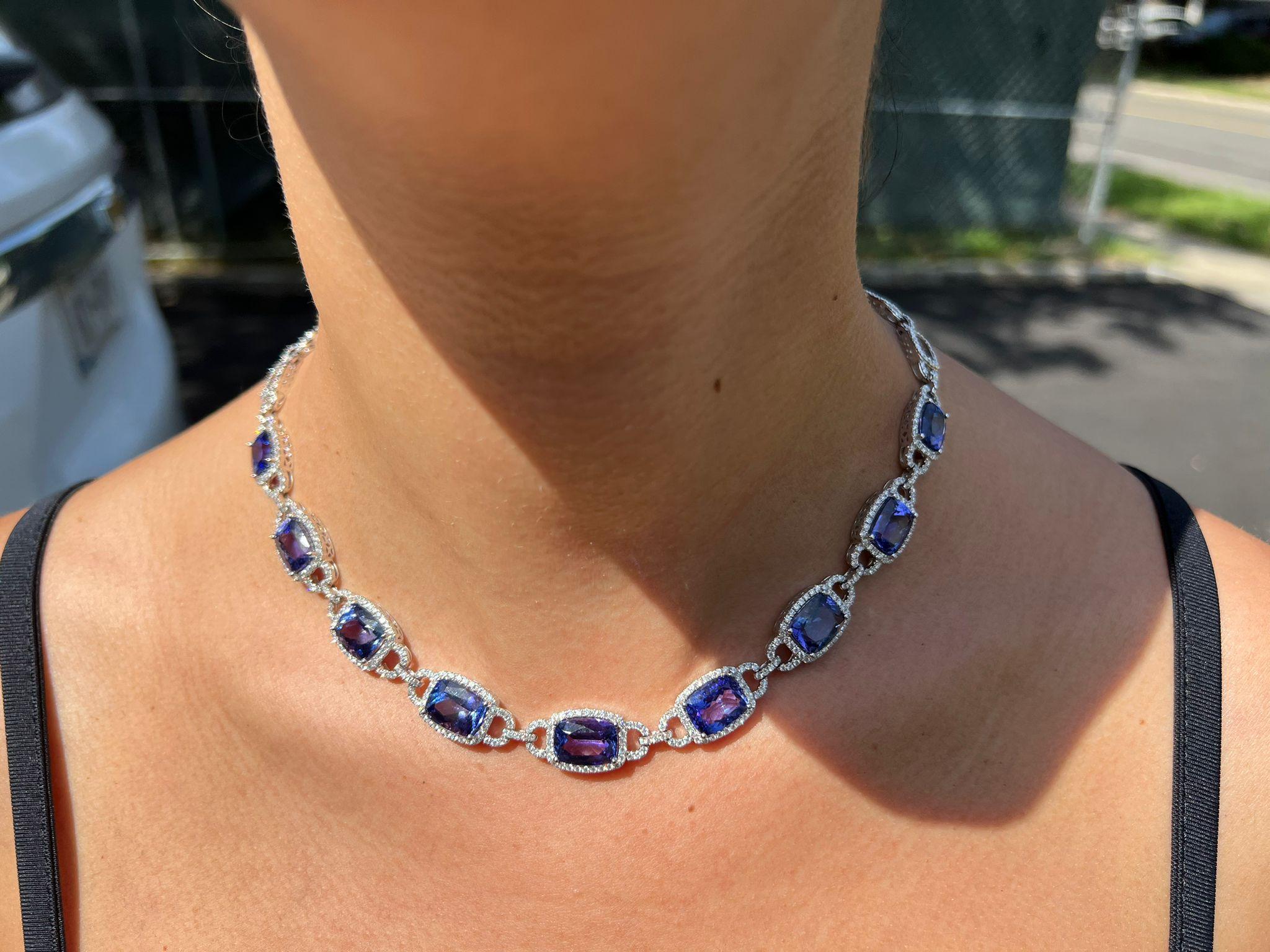 Exquisite 14 Karat White Gold Cushion Tanzanite Necklace - Vivid AAA Quality For Sale 1