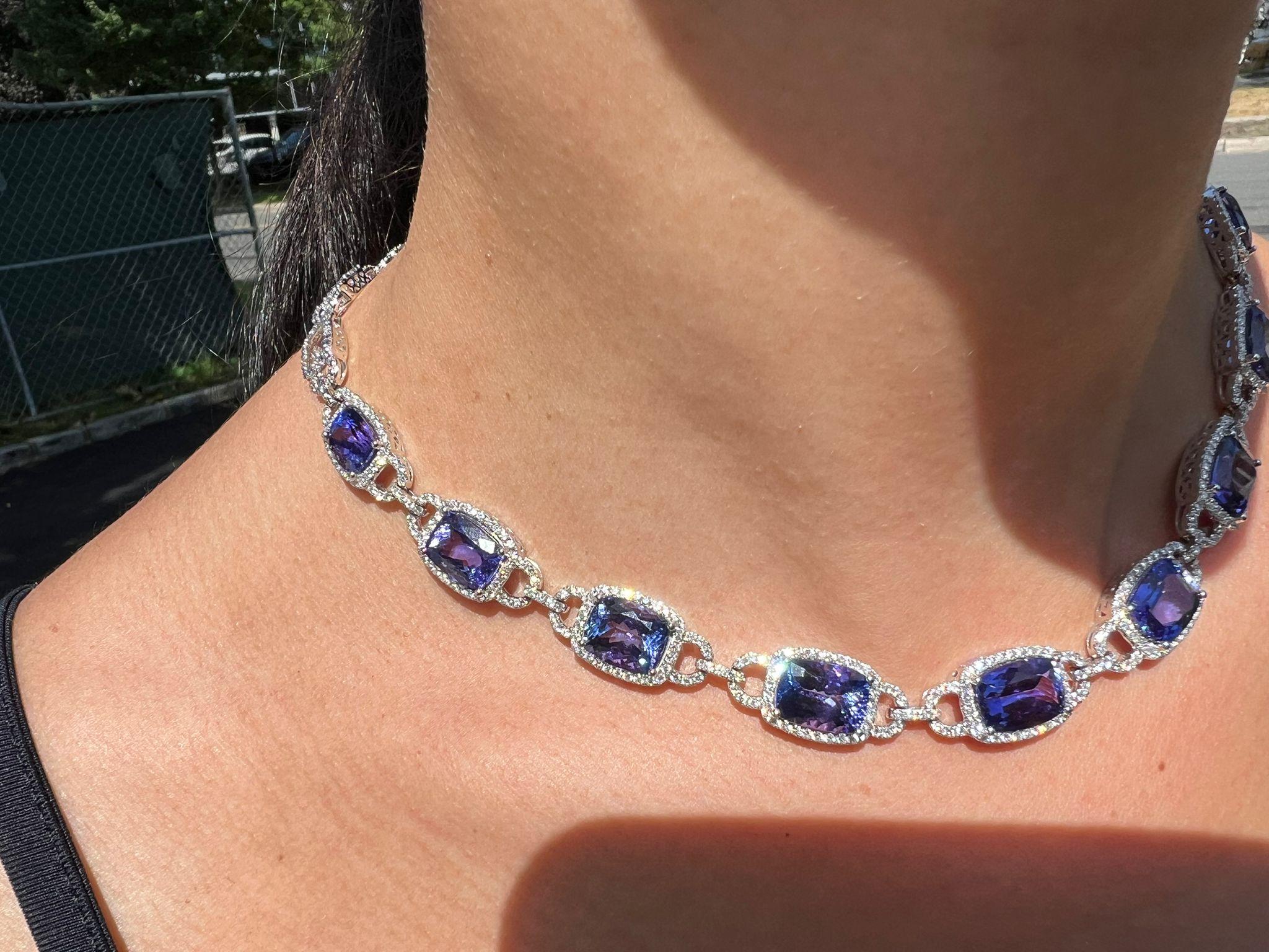 Exquisite 14 Karat White Gold Cushion Tanzanite Necklace - Vivid AAA Quality For Sale 2