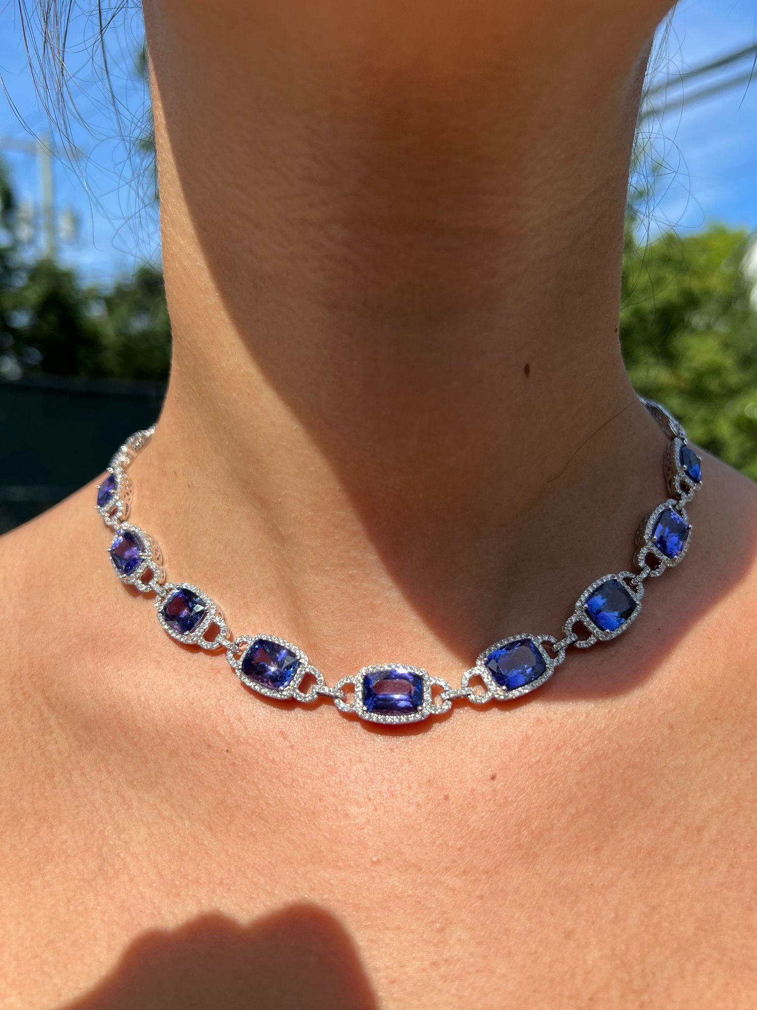 Exquisite 14 Karat White Gold Cushion Tanzanite Necklace - Vivid AAA Quality For Sale 3